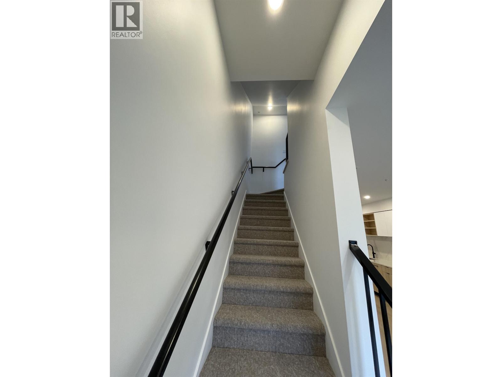 Th22 8899 Spires Road Property Photo 11