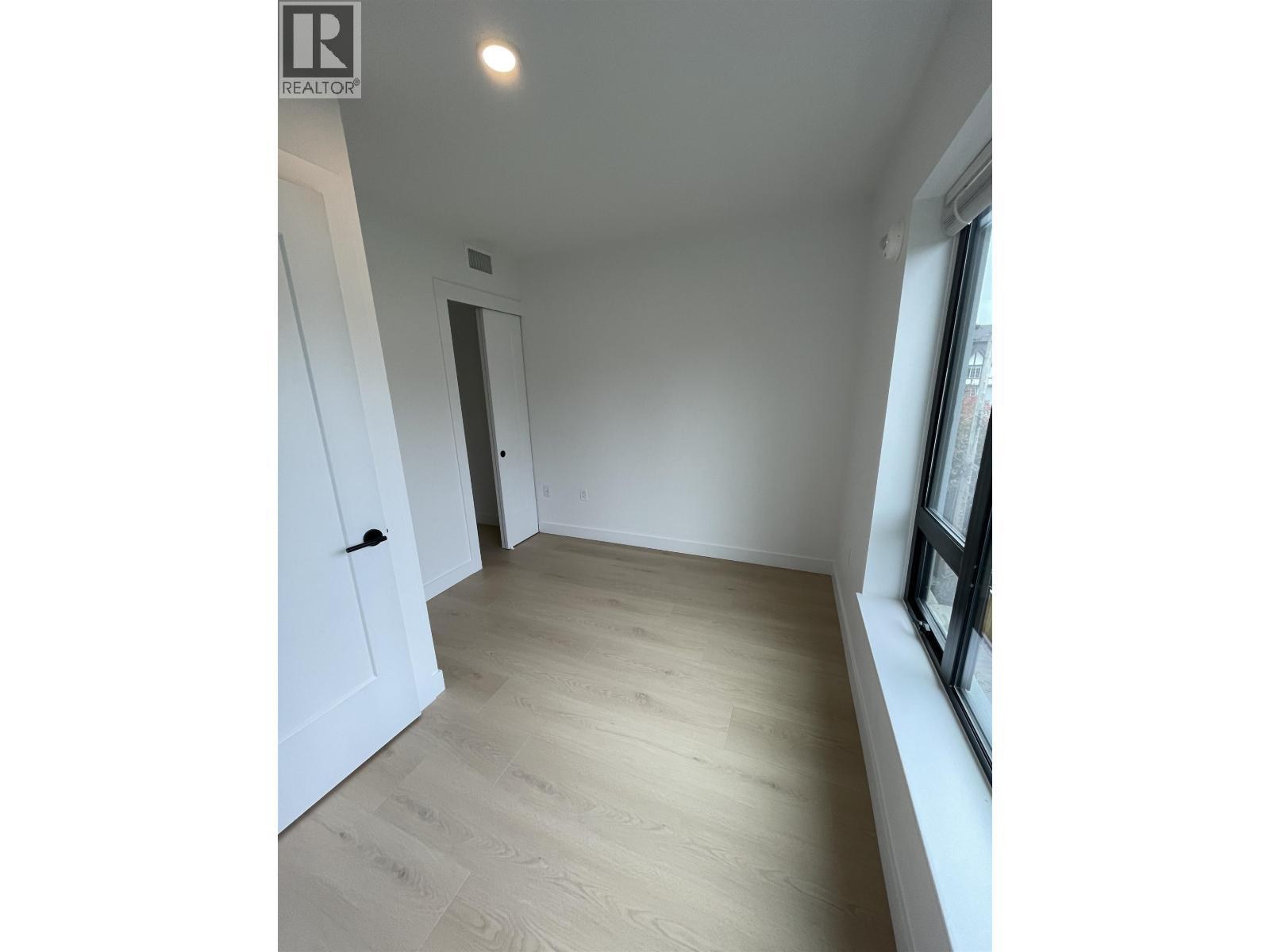 Th22 8899 Spires Road Property Photo 12