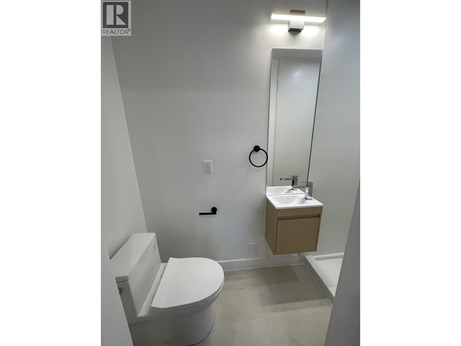 Th22 8899 Spires Road Property Photo 14
