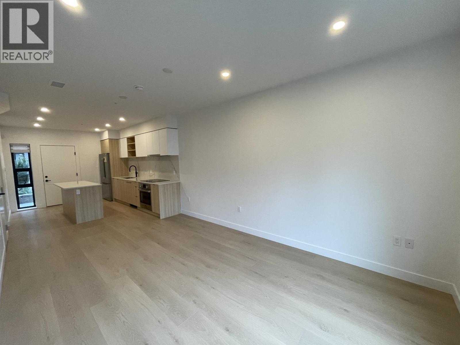 Th22 8899 Spires Road Property Photo 15