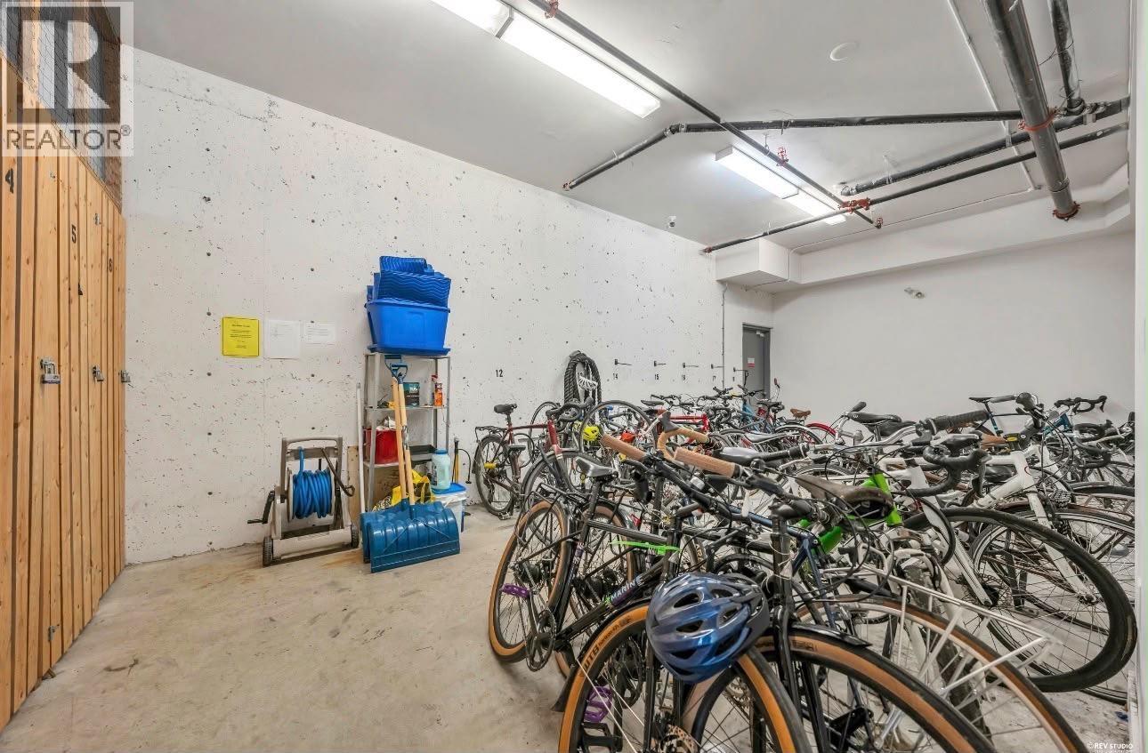 881 Salsbury Drive Property Photo 26