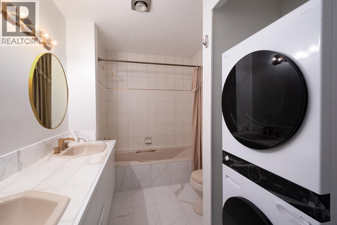 210 2274 Folkestone Way Property Photo 16
