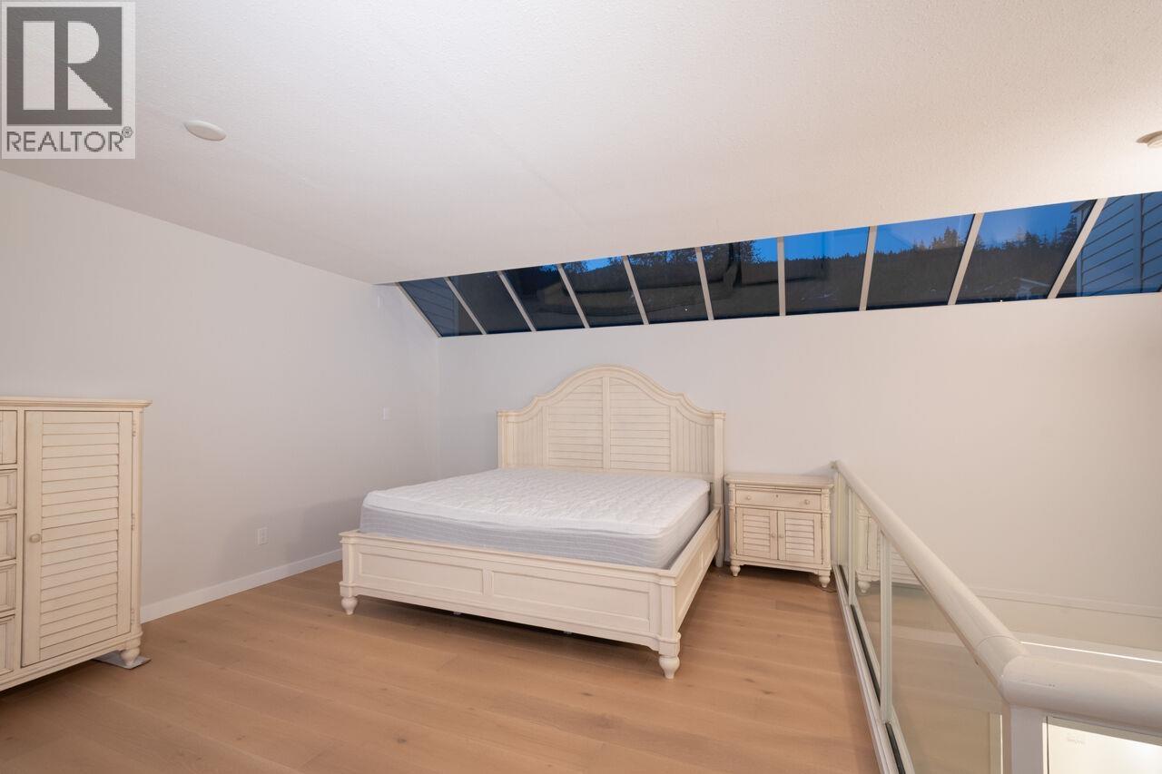 210 2274 Folkestone Way Property Photo 17
