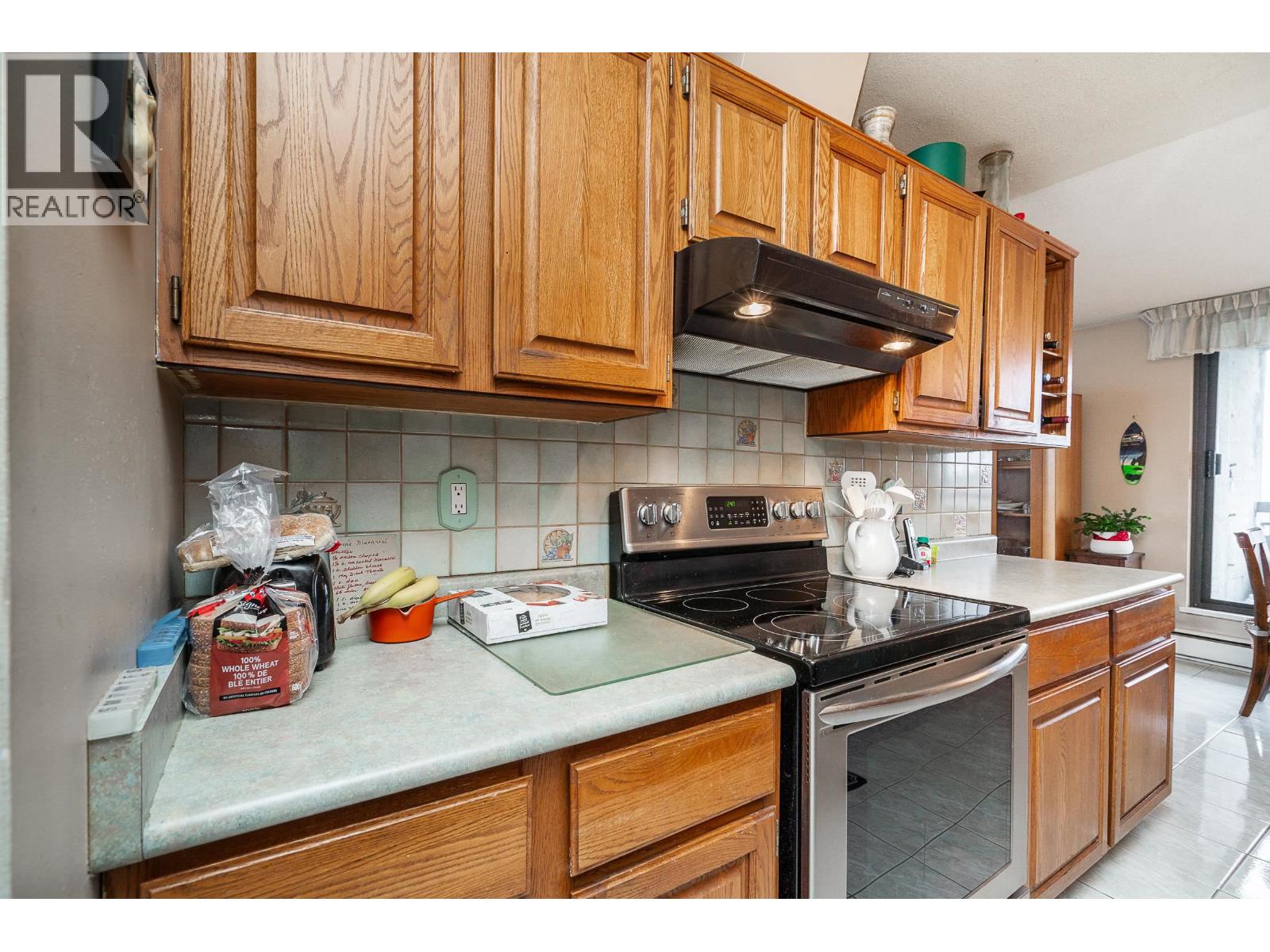 2503 3737 Bartlett Court Property Photo 13