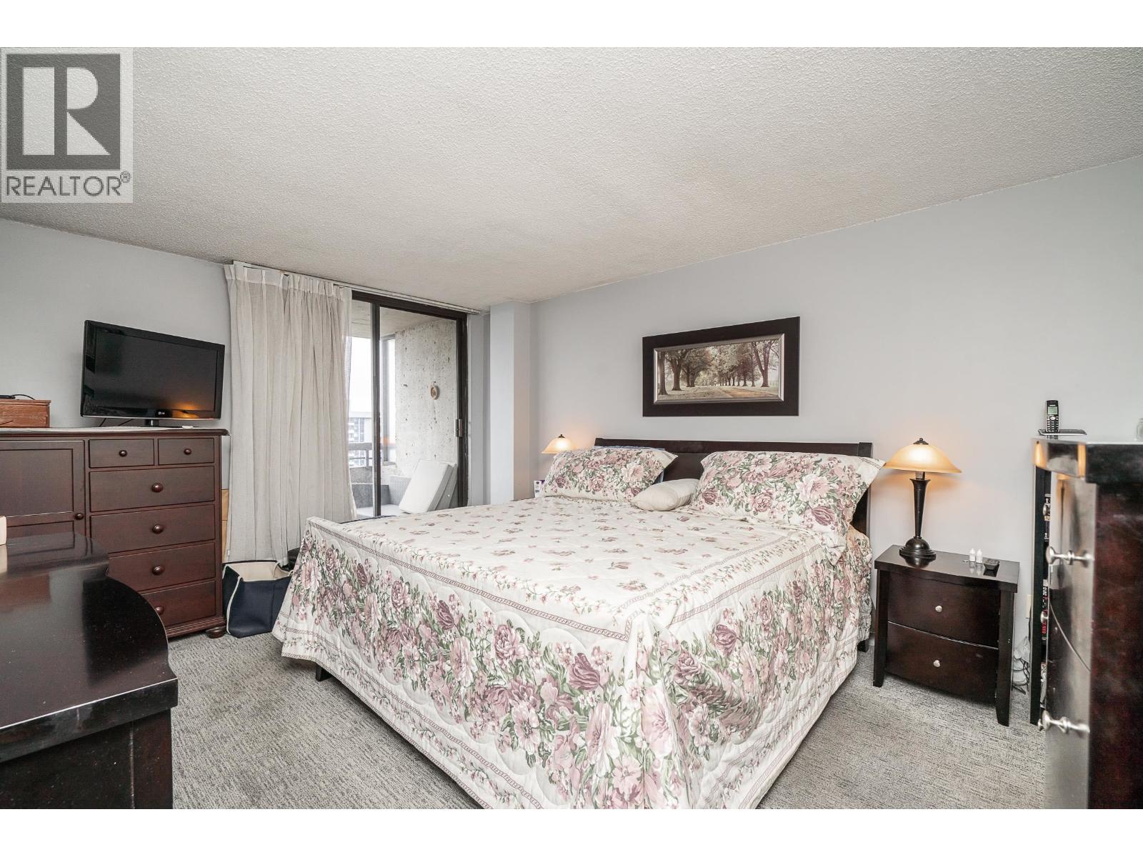 2503 3737 Bartlett Court Property Photo 15