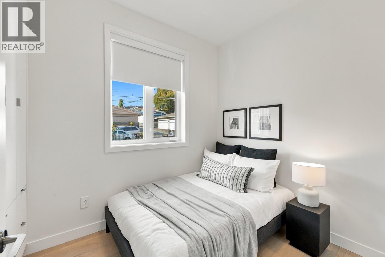1 3183 Graveley Street Property Photo 24