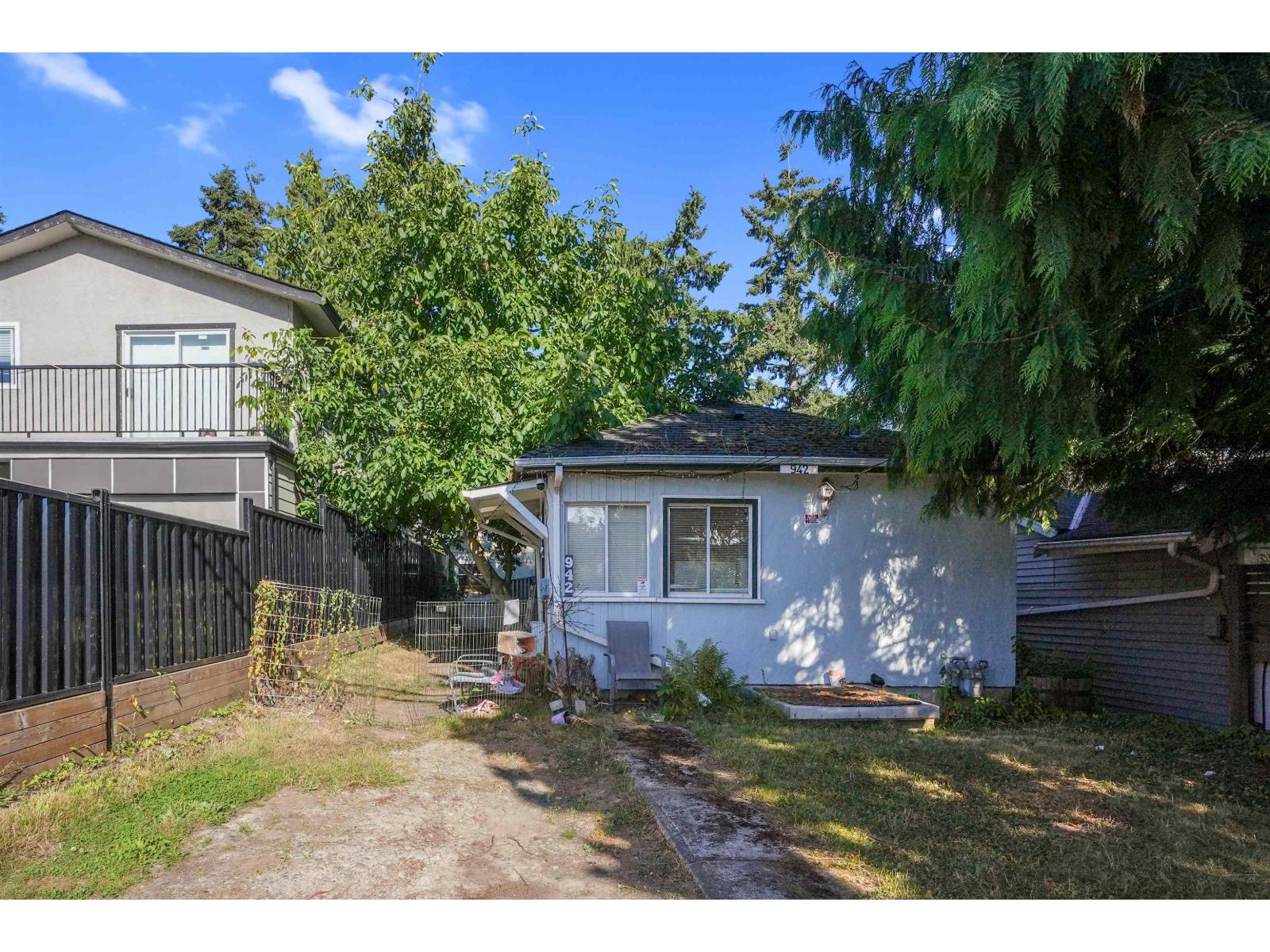 942 Lee Street Property Photo 12