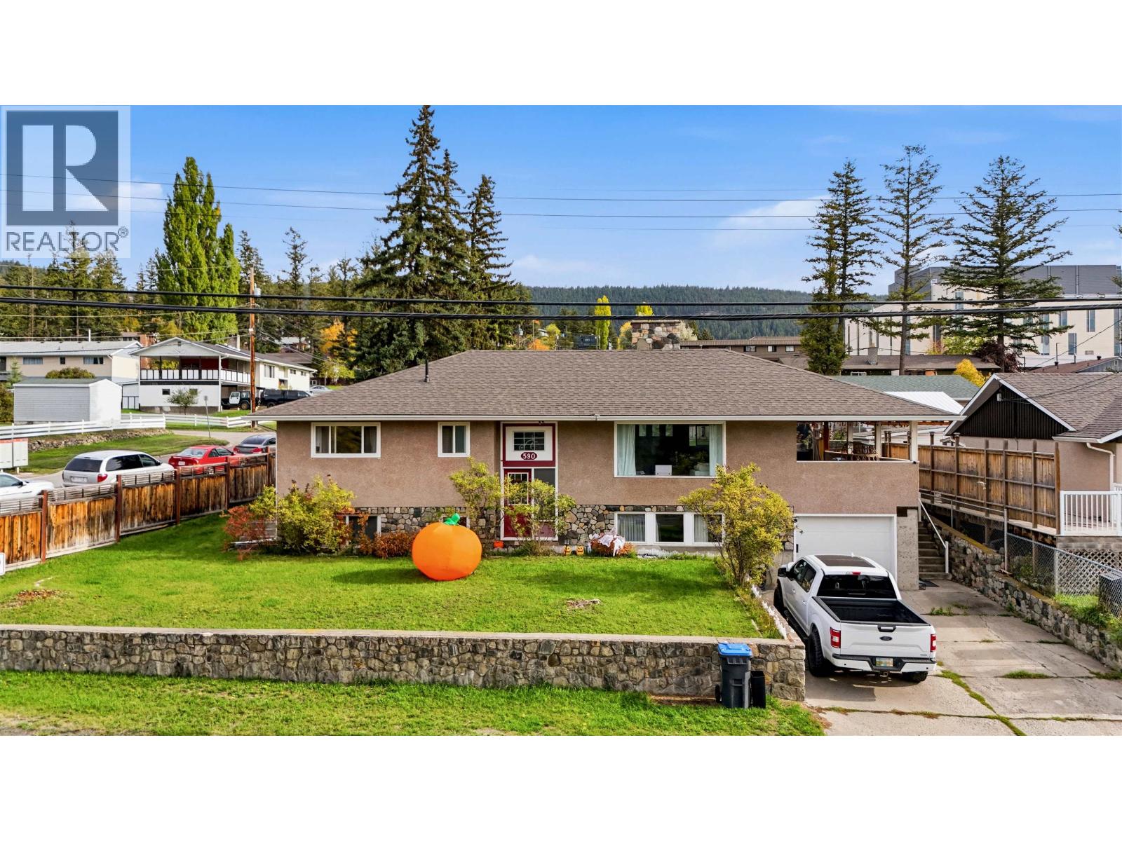 590 Pigeon Avenue Property Photo 1