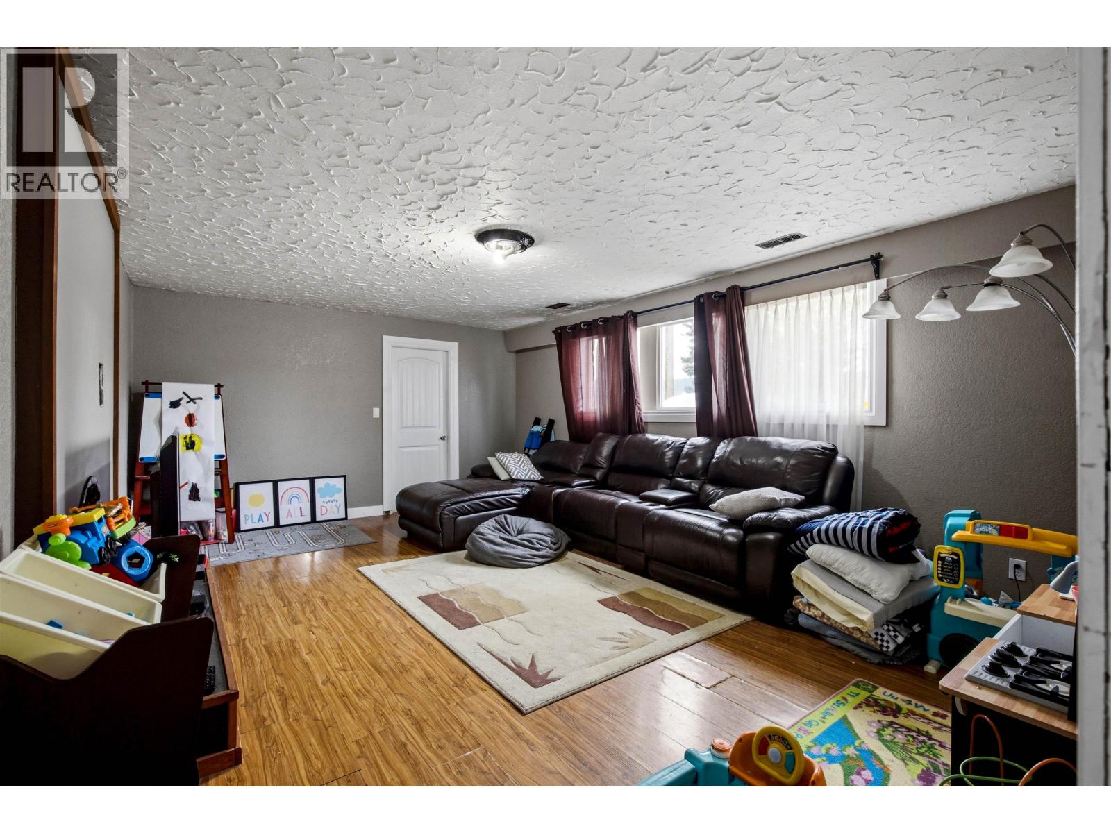 590 Pigeon Avenue Property Photo 16
