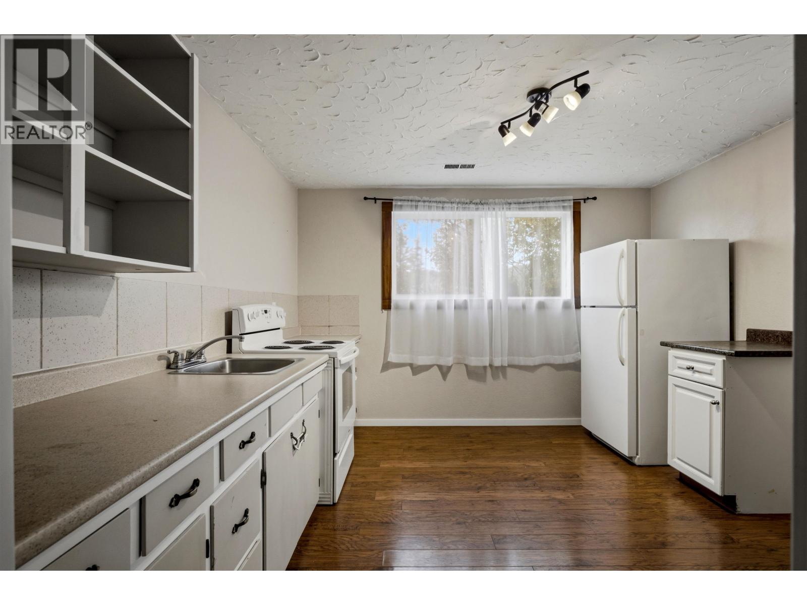 590 Pigeon Avenue Property Photo 17