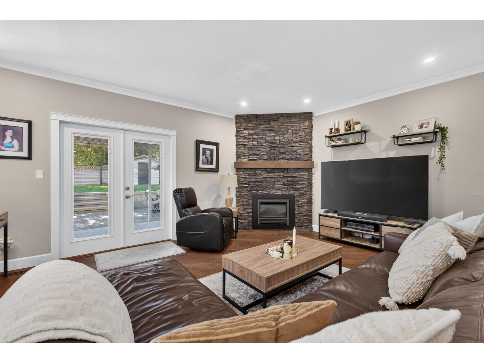 15728 90 Avenue Property Photo 15