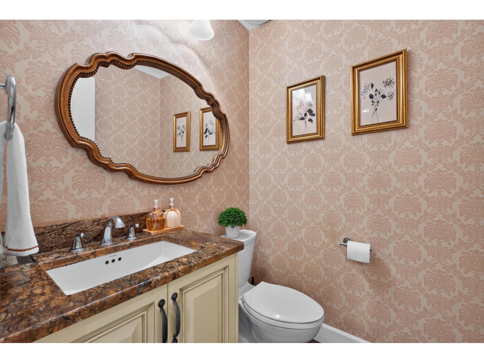 15728 90 Avenue Property Photo 19