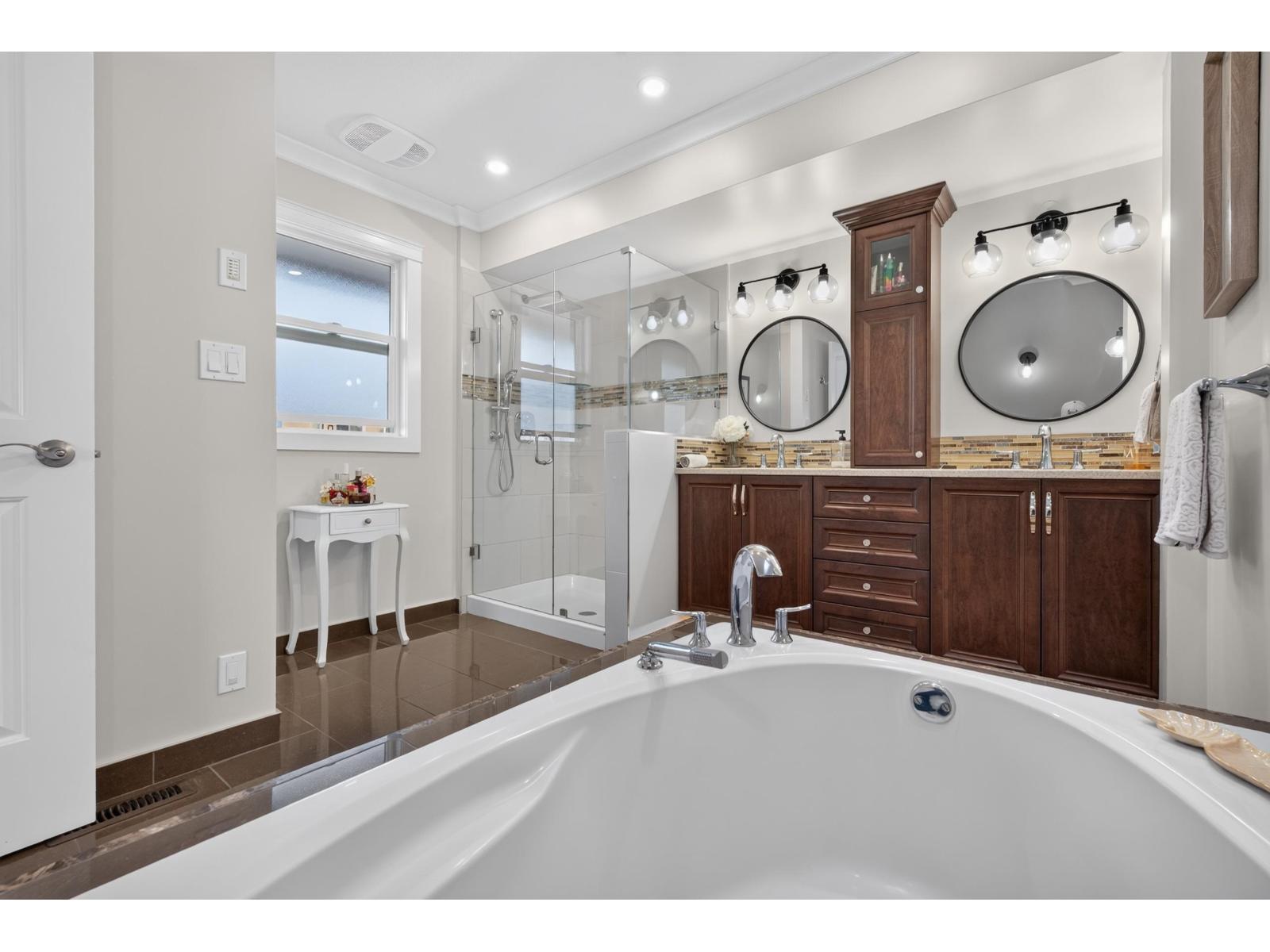 15728 90 Avenue Property Photo 25