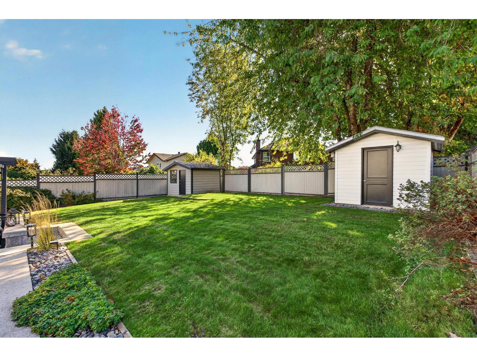 15728 90 Avenue Property Photo 36