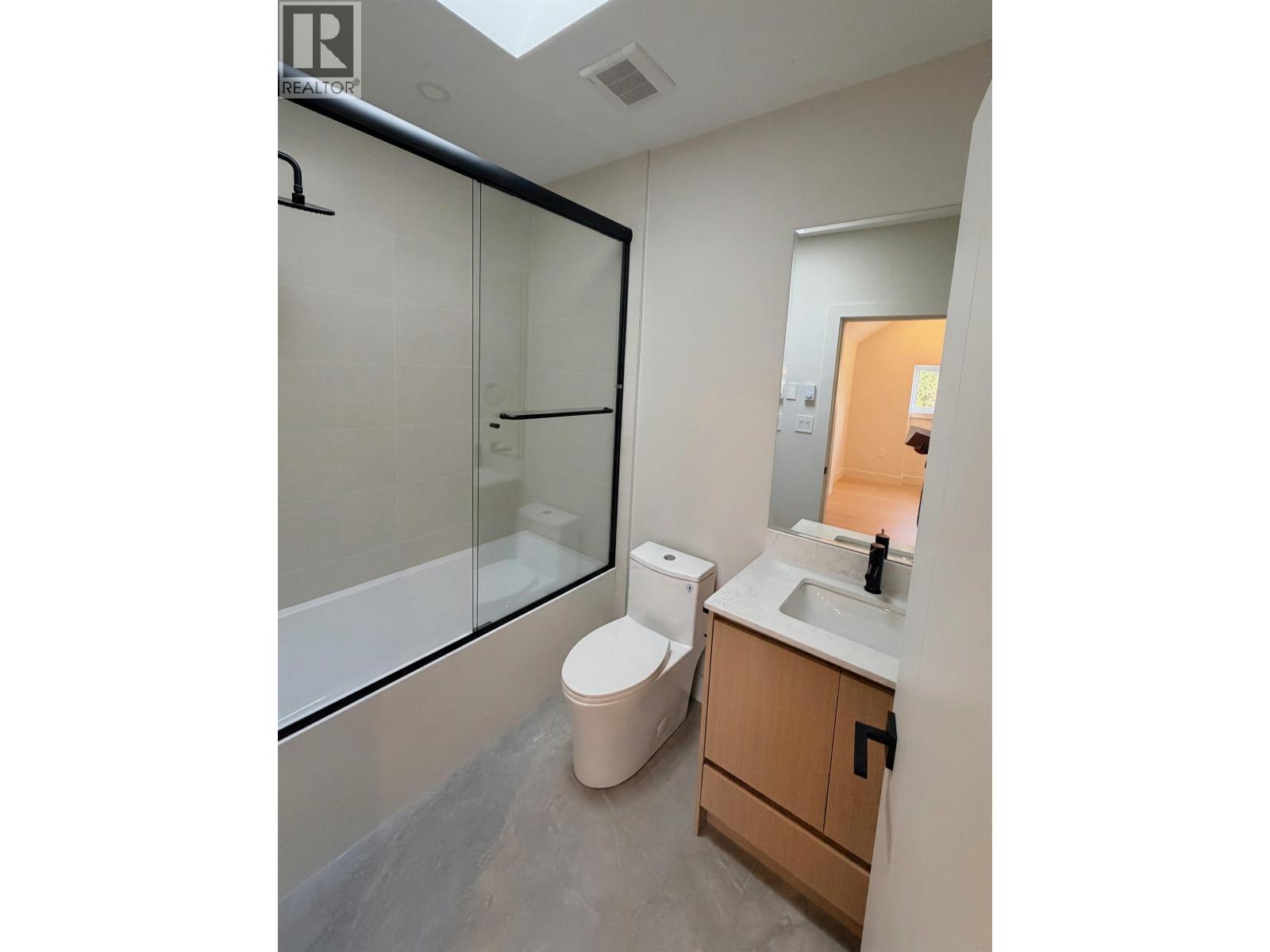 1402 E 18th Avenue Property Photo 10