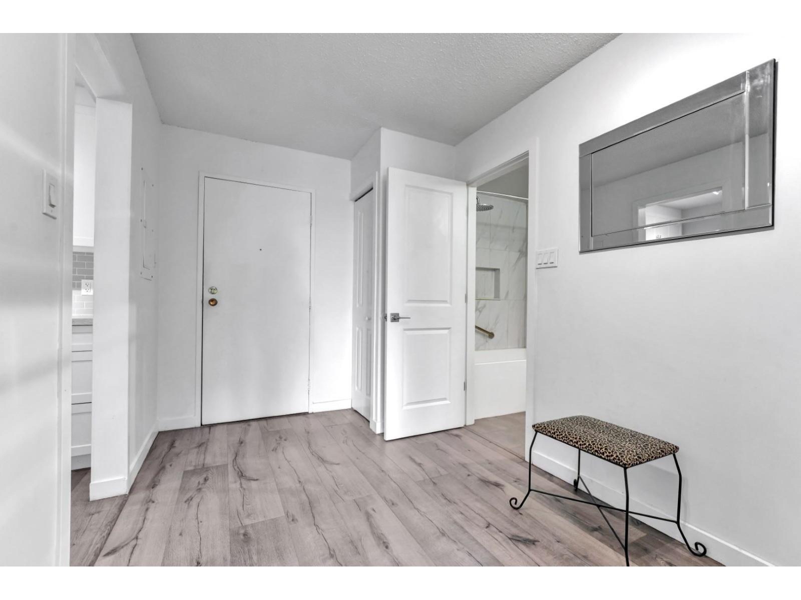 168c 8635 120 Street Property Photo 2