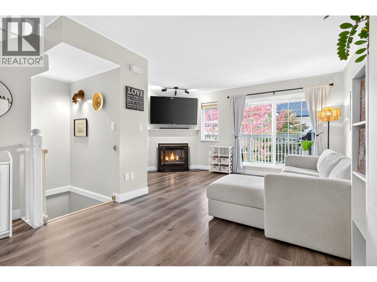 10 11355 236 Street Property Photo 5