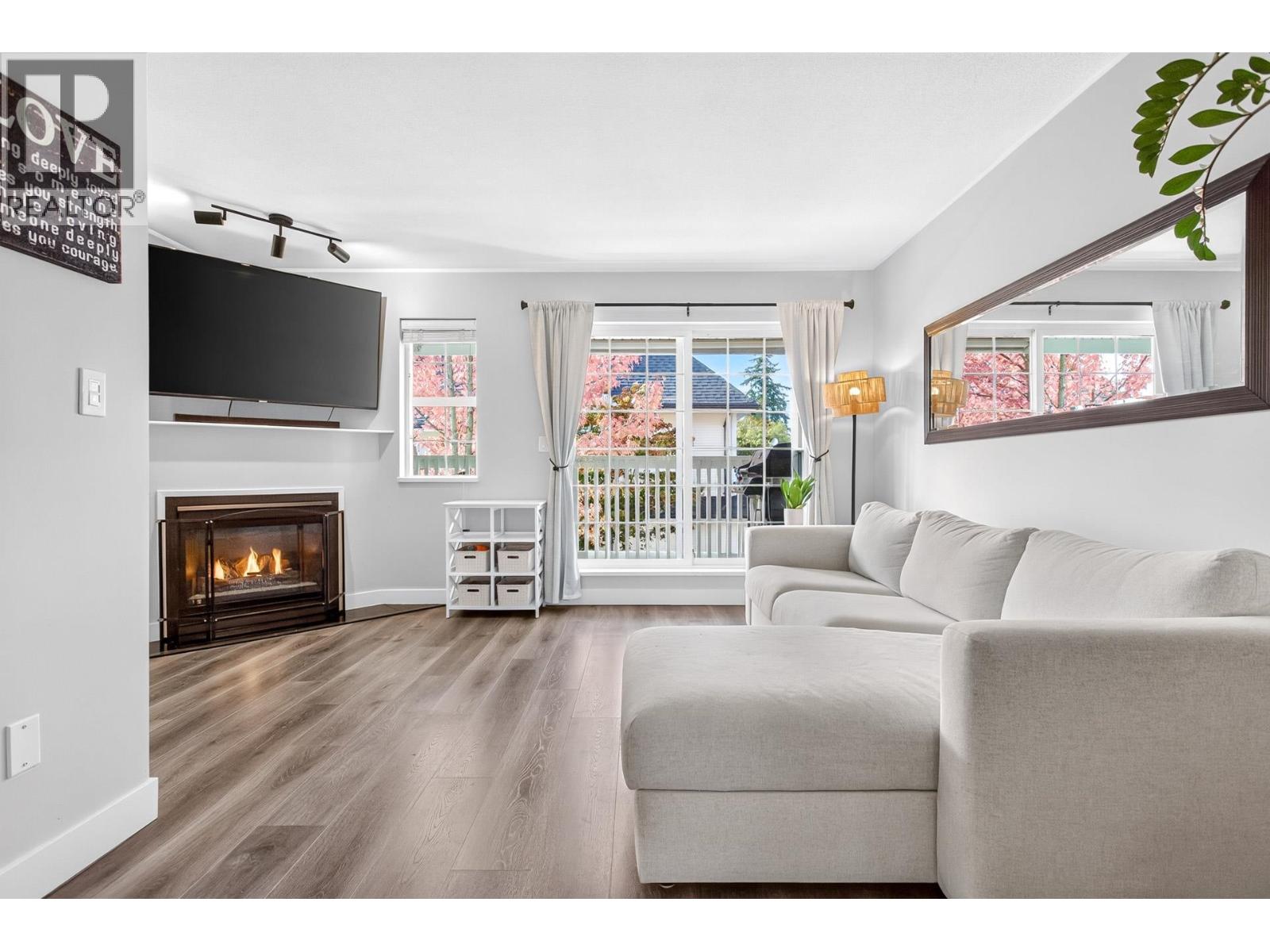 10 11355 236 Street Property Photo 6