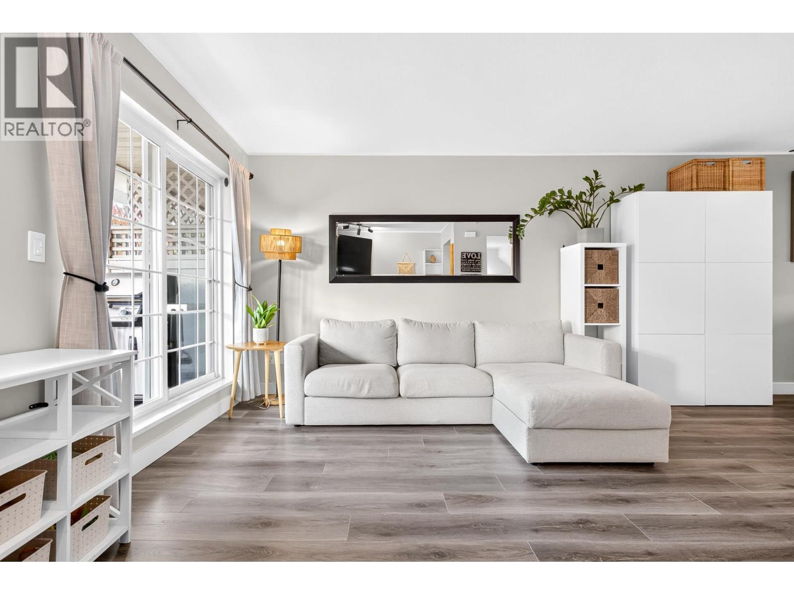 10 11355 236 Street Property Photo 8