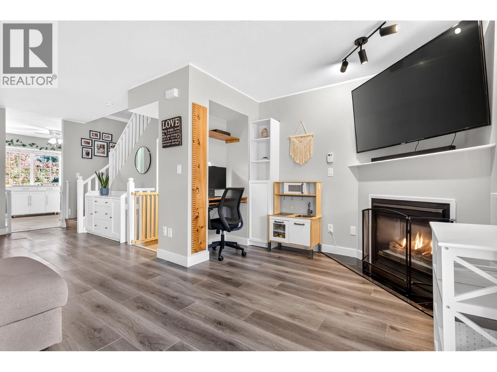 10 11355 236 Street Property Photo 9