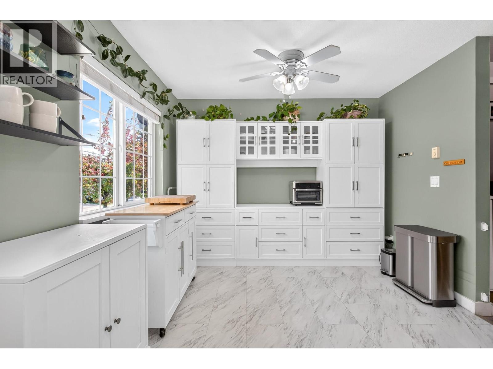 10 11355 236 Street Property Photo 15