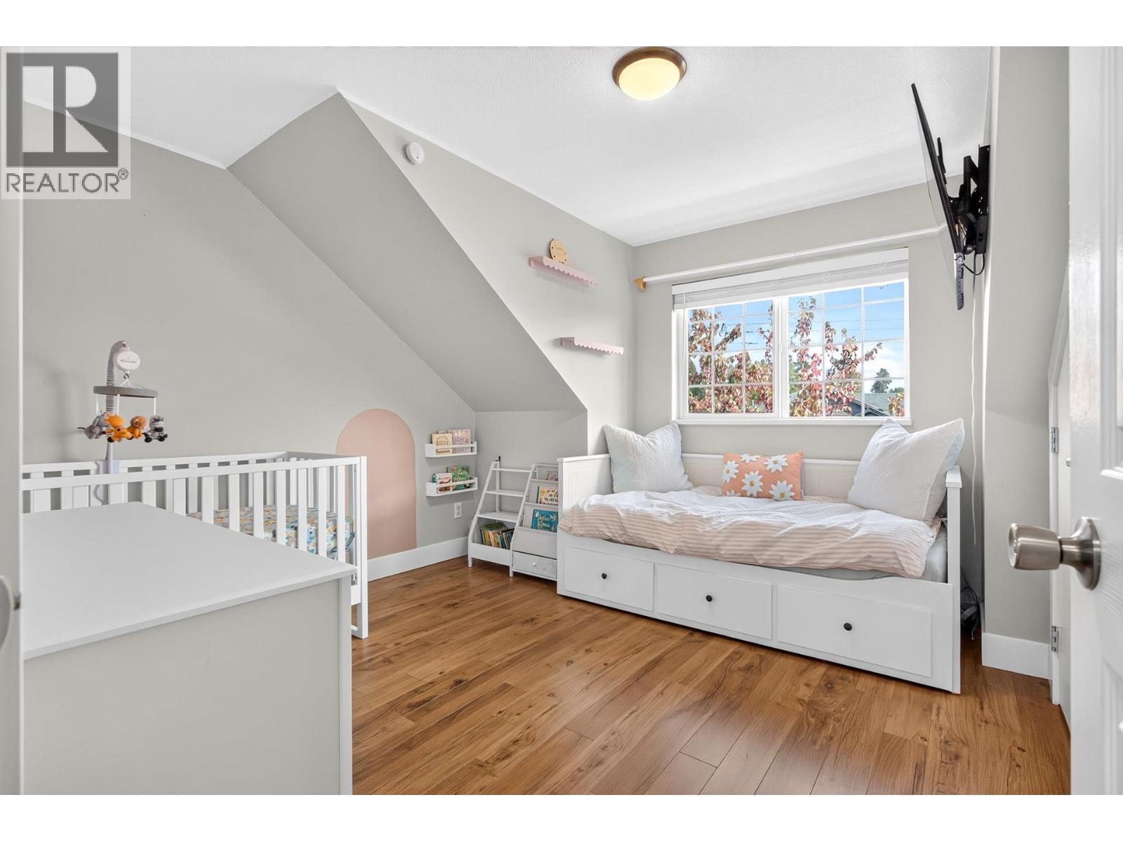 10 11355 236 Street Property Photo 24
