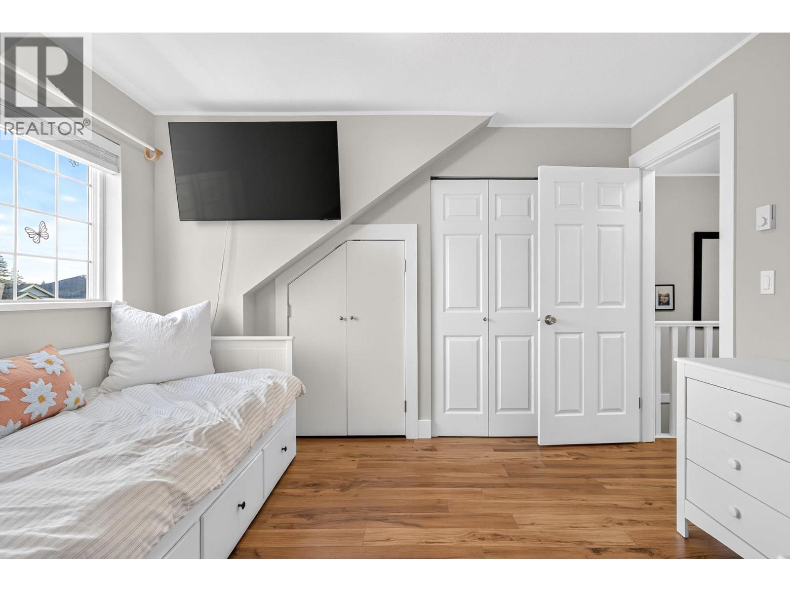 10 11355 236 Street Property Photo 25