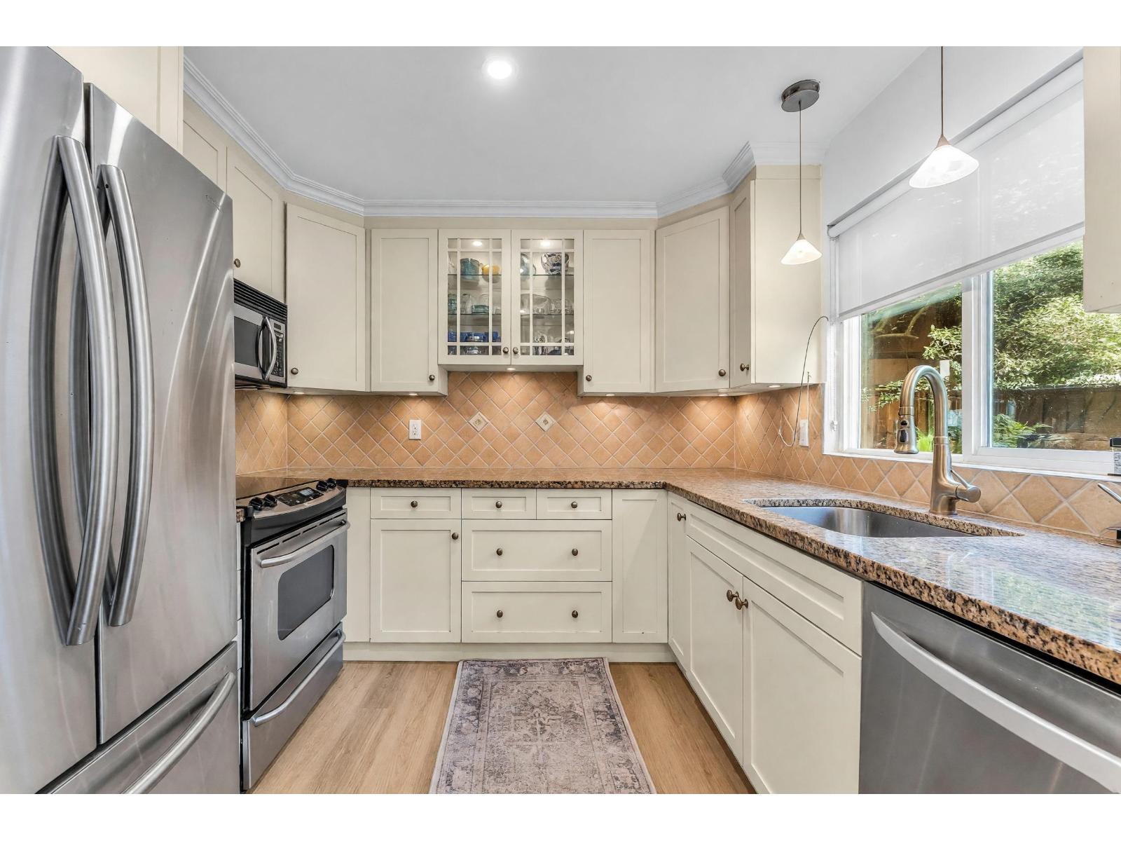 9457 215a Street Property Photo 8