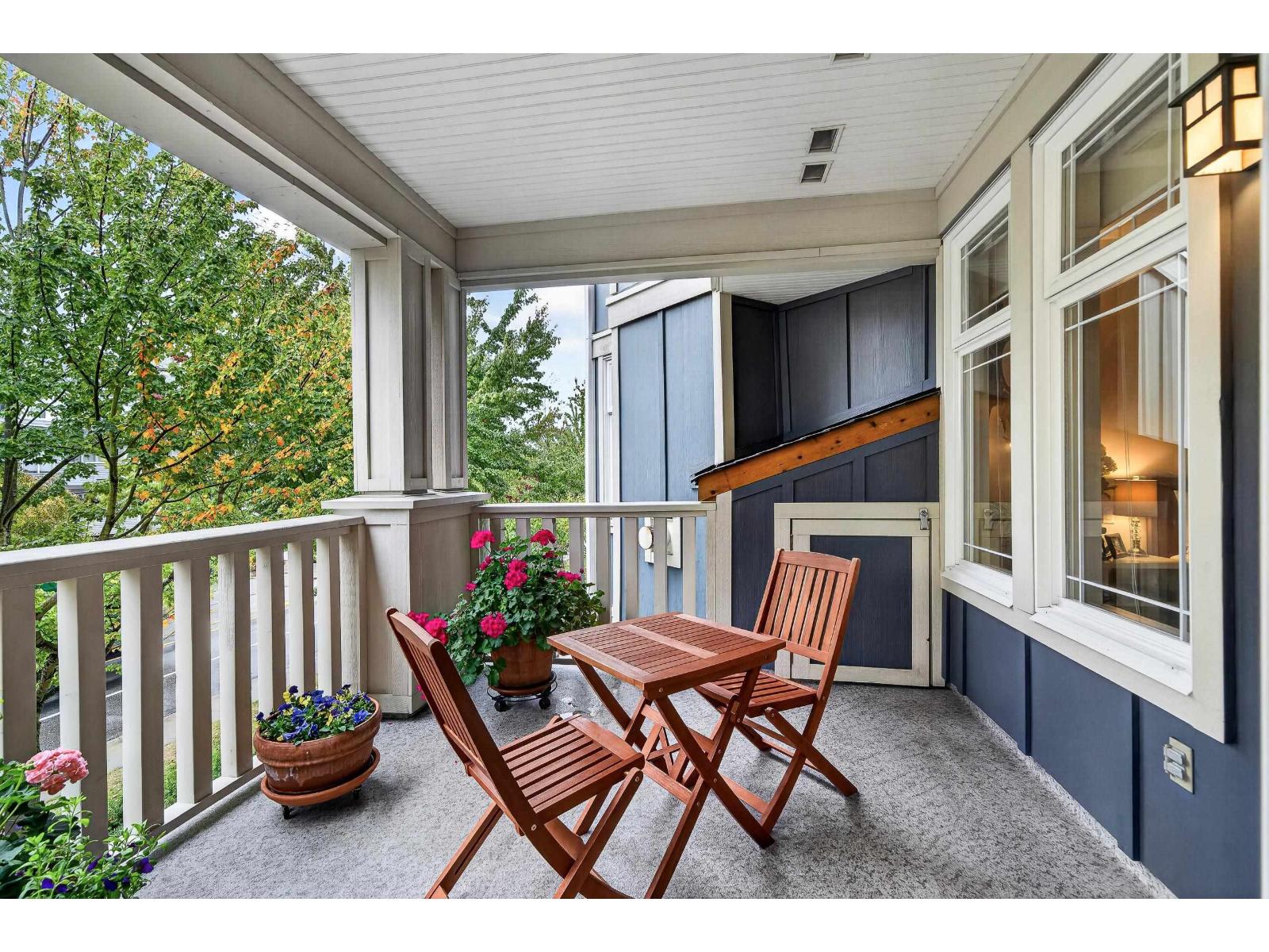 215 15392 16a Avenue Property Photo 20