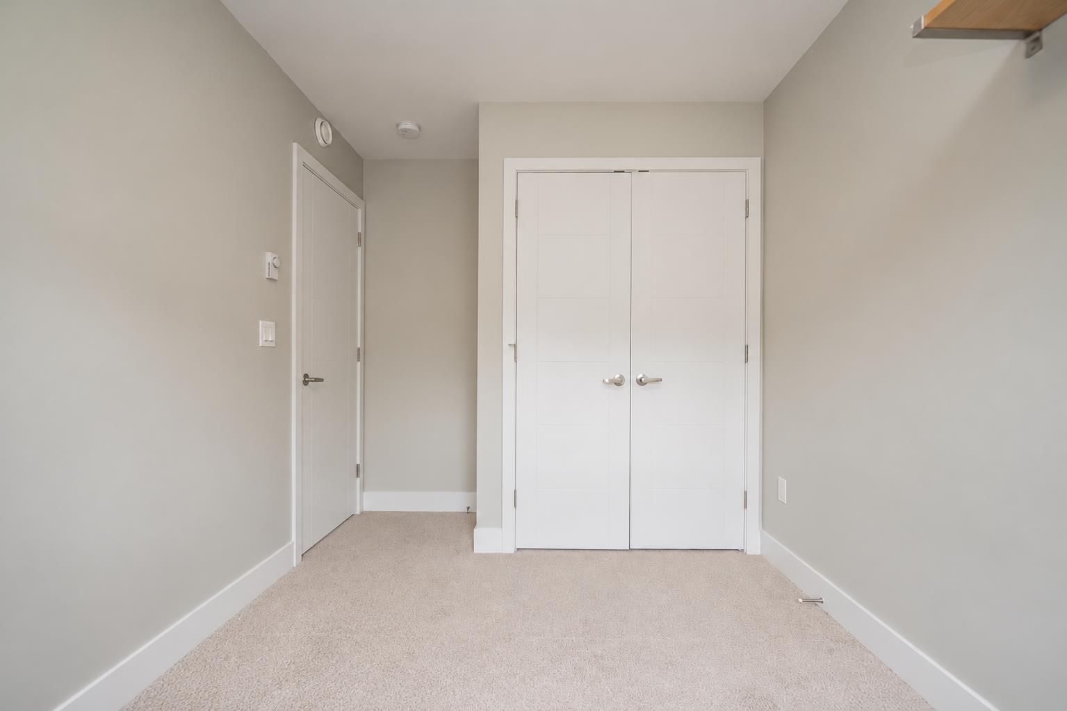 10 1938 North Parallel Road Property Photo 15