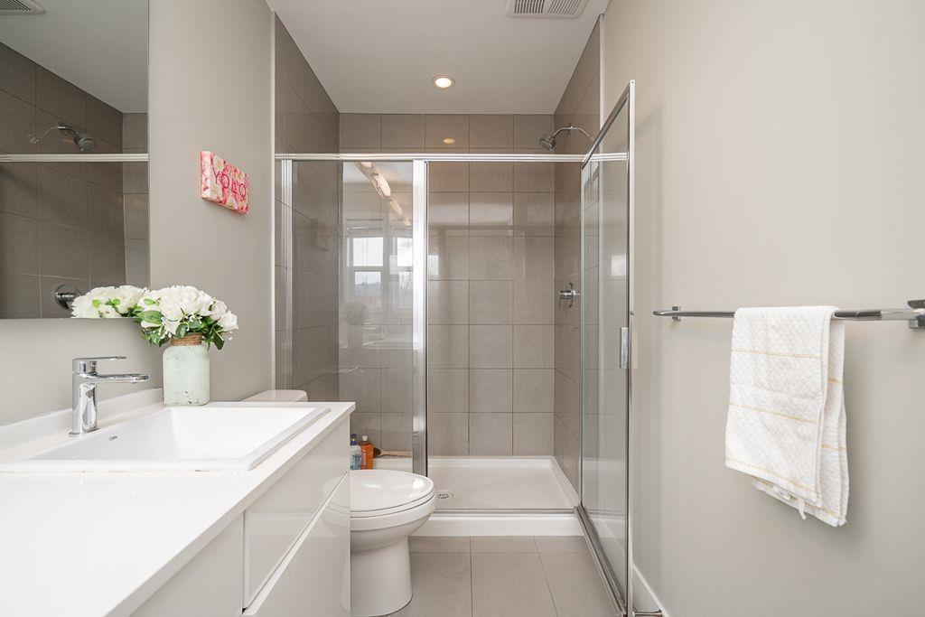 10 1938 North Parallel Road Property Photo 22