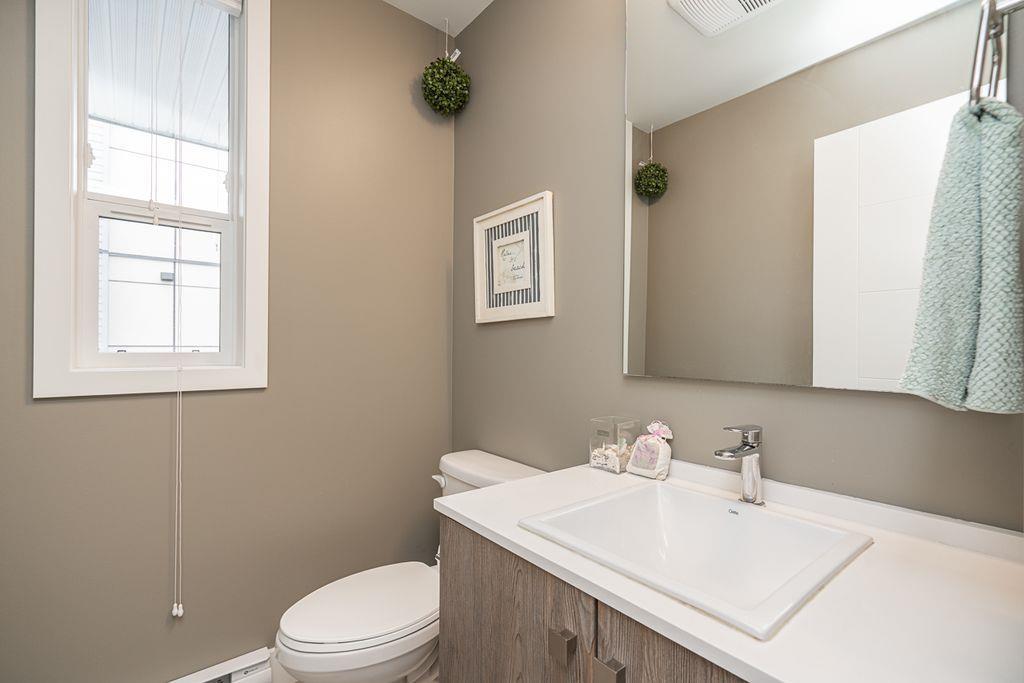 10 1938 North Parallel Road Property Photo 24