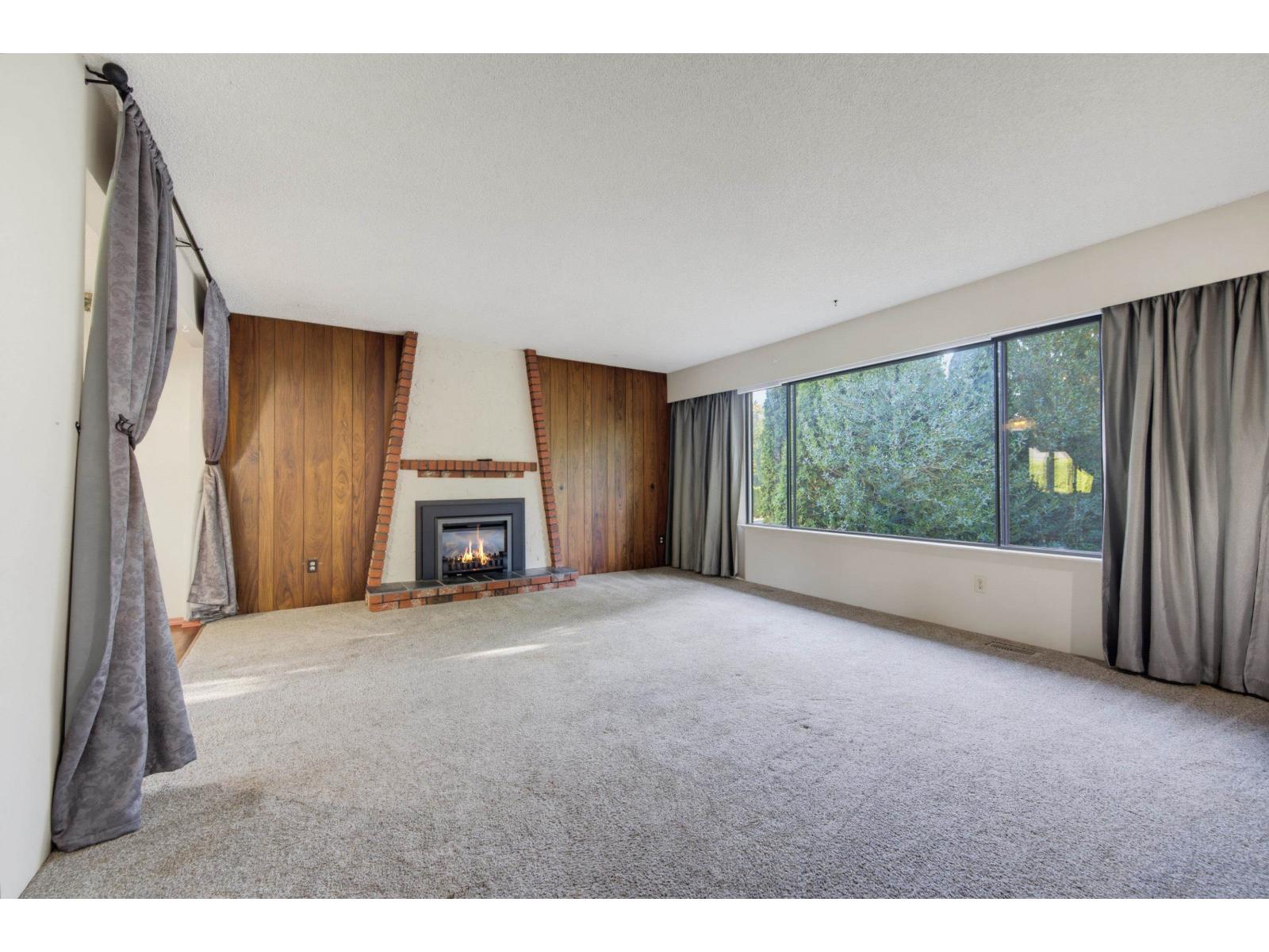 4611 203a Street Property Photo 5