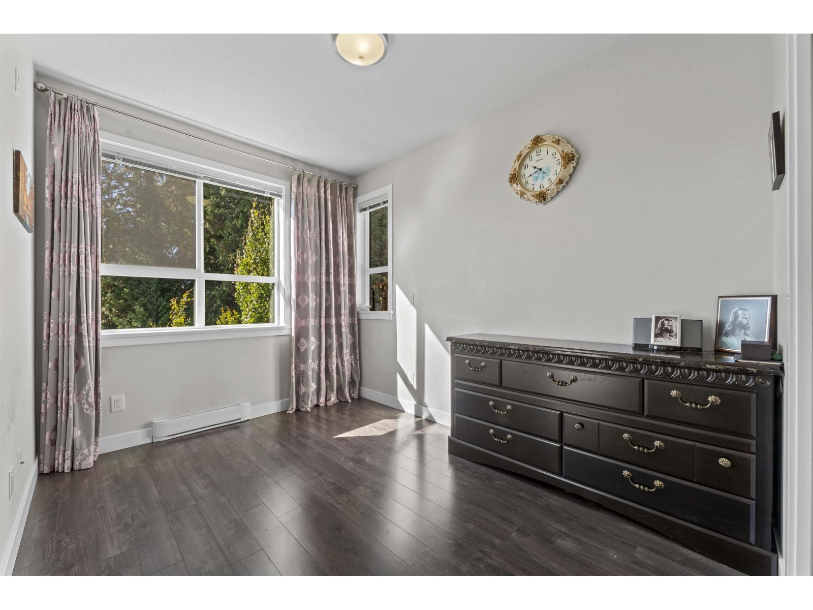 401 10455 154 Street Property Photo 3