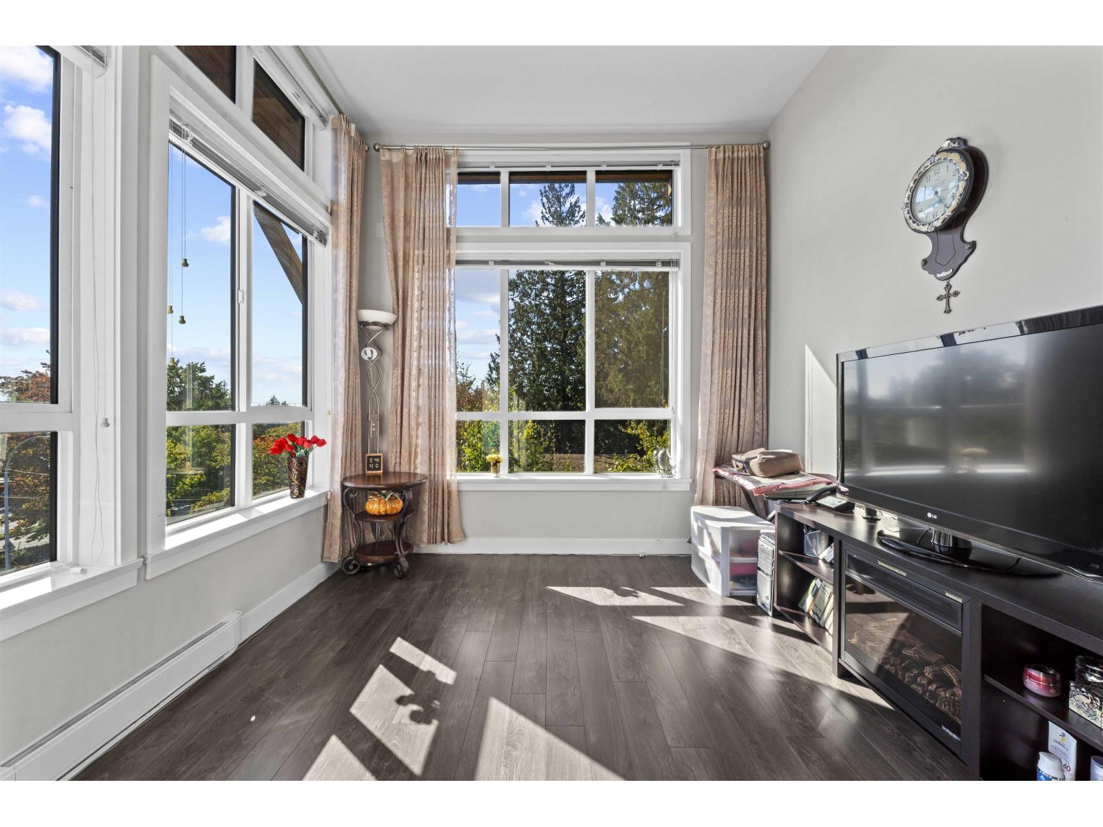 401 10455 154 Street Property Photo 9