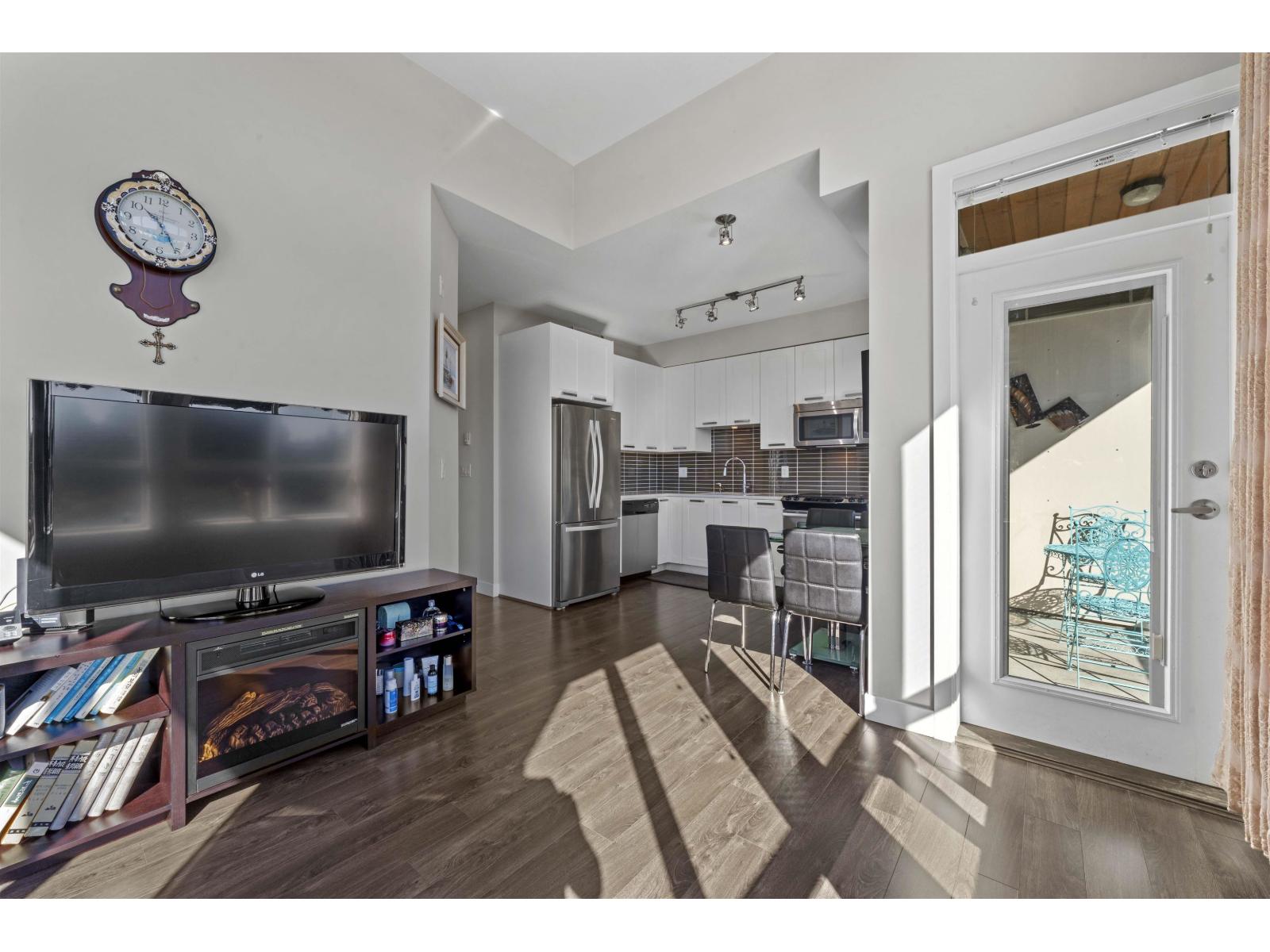 401 10455 154 Street Property Photo 12