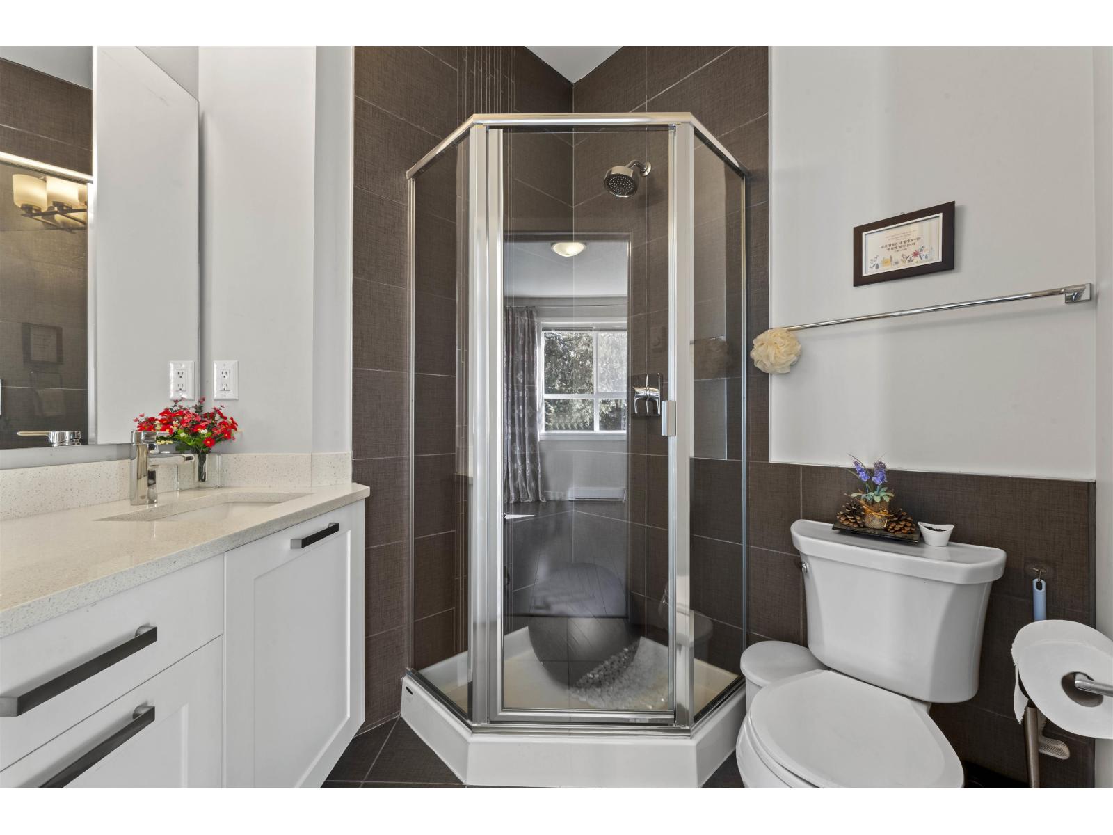 401 10455 154 Street Property Photo 20