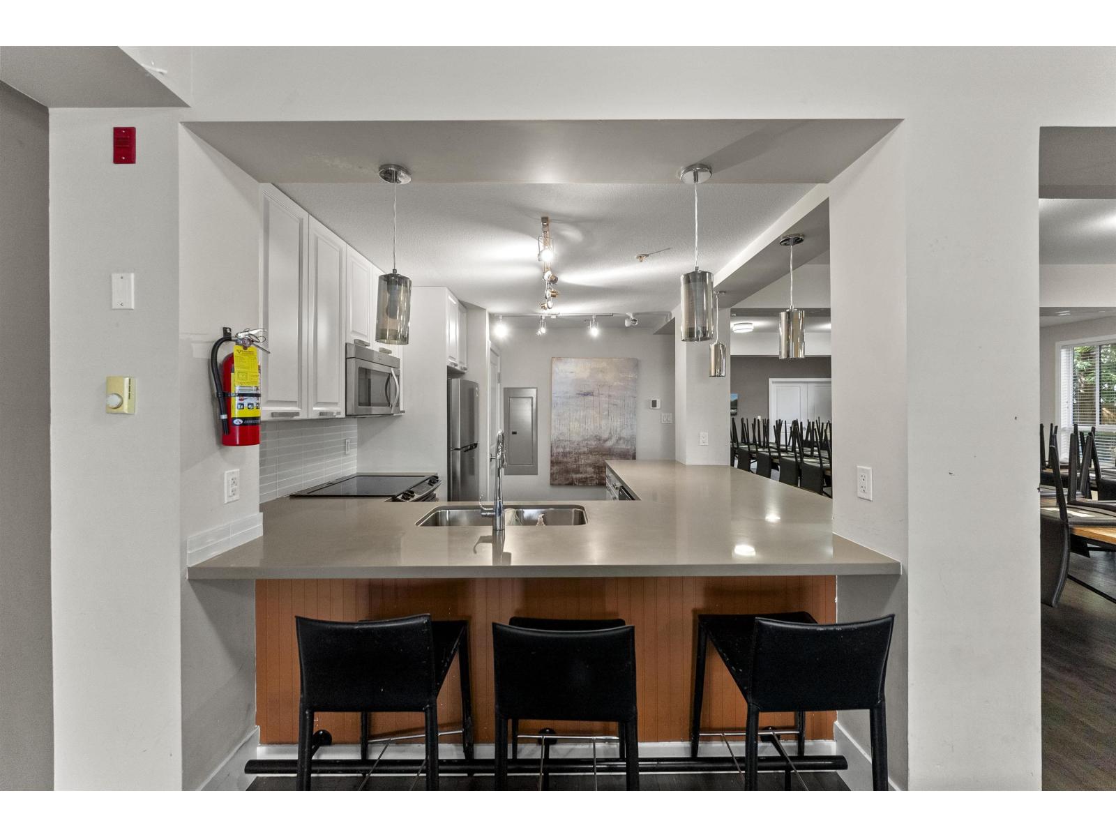 401 10455 154 Street Property Photo 30