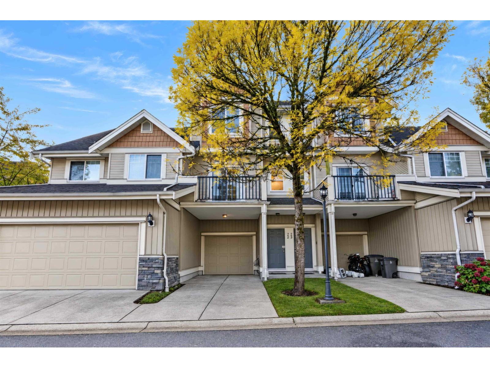 22 8717 159 Street Property Photo 1