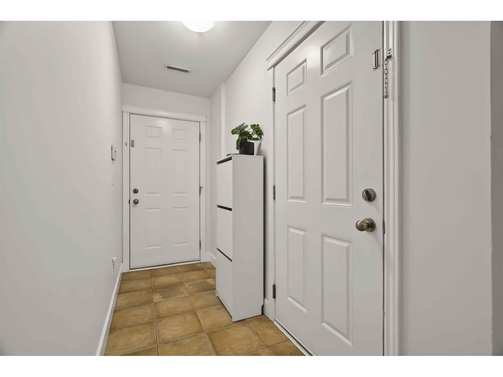 22 8717 159 Street Property Photo 6