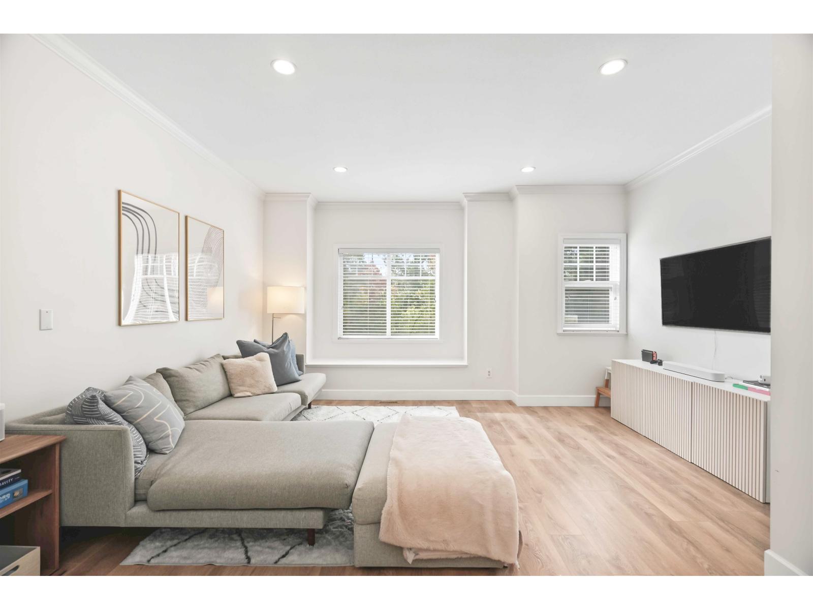 22 8717 159 Street Property Photo 10