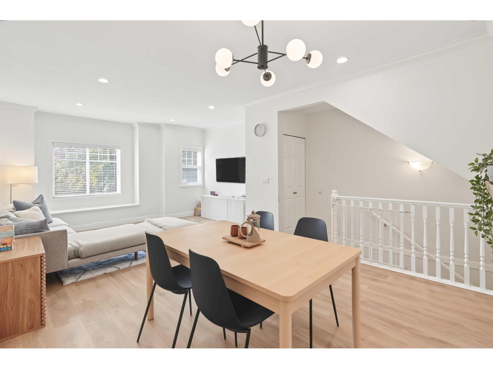 22 8717 159 Street Property Photo 14
