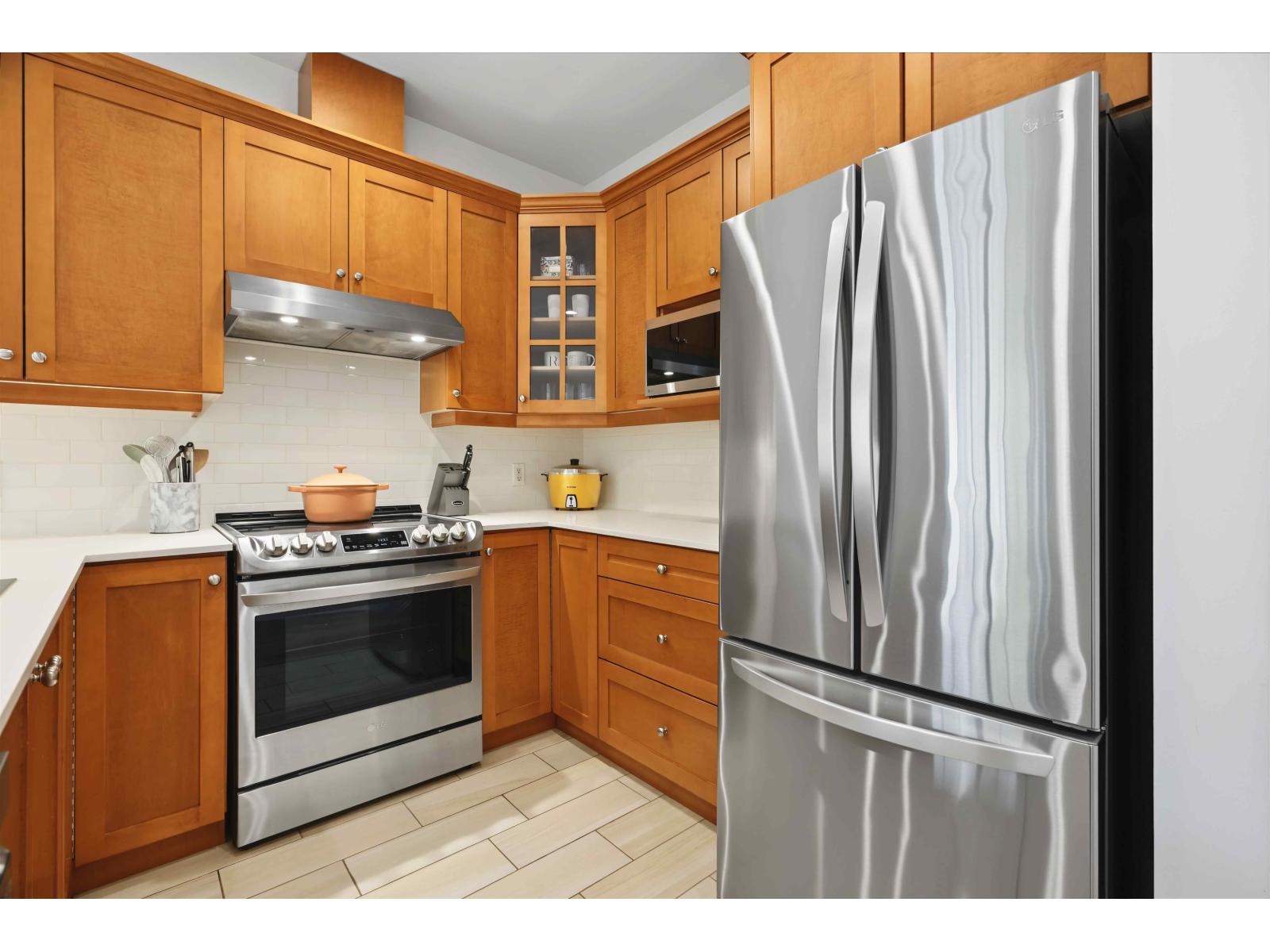 22 8717 159 Street Property Photo 16