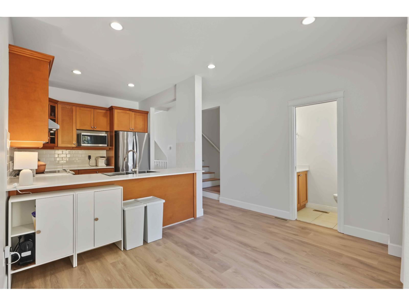 22 8717 159 Street Property Photo 18
