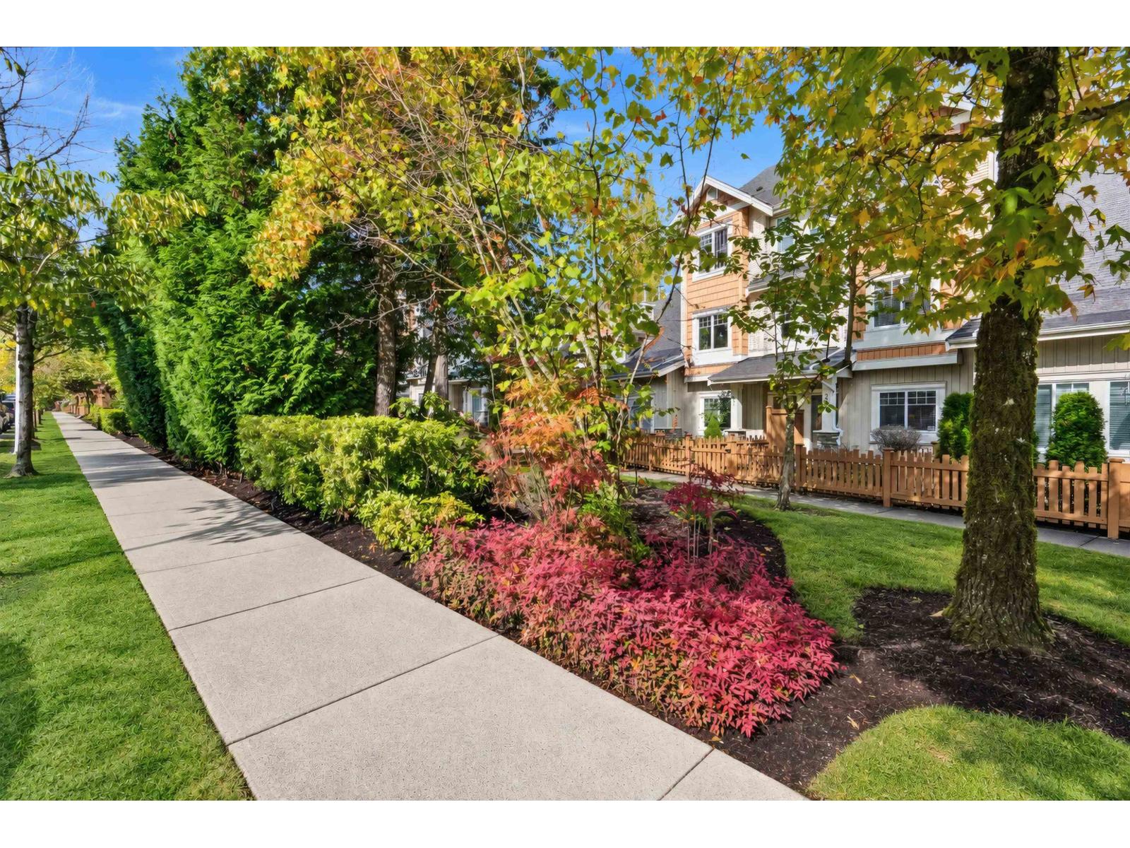 22 8717 159 Street Property Photo 36