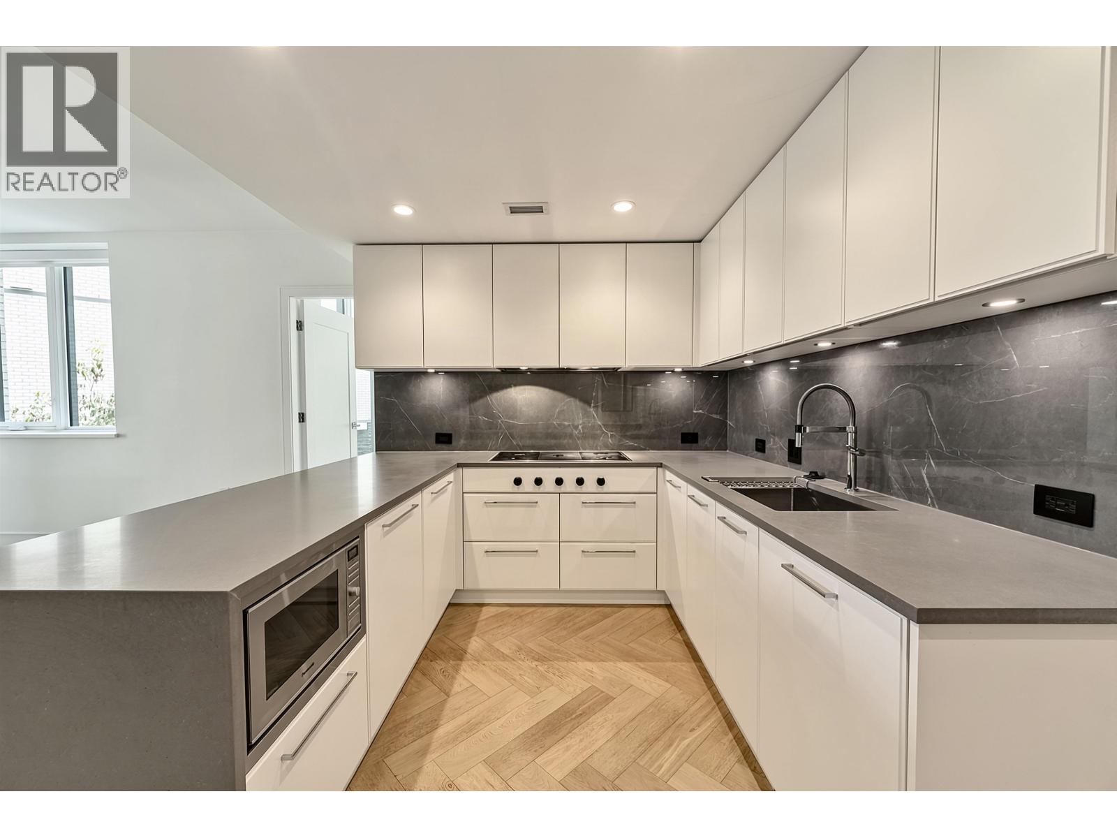 203 4685 CAMBIE STREET Property Photo 1