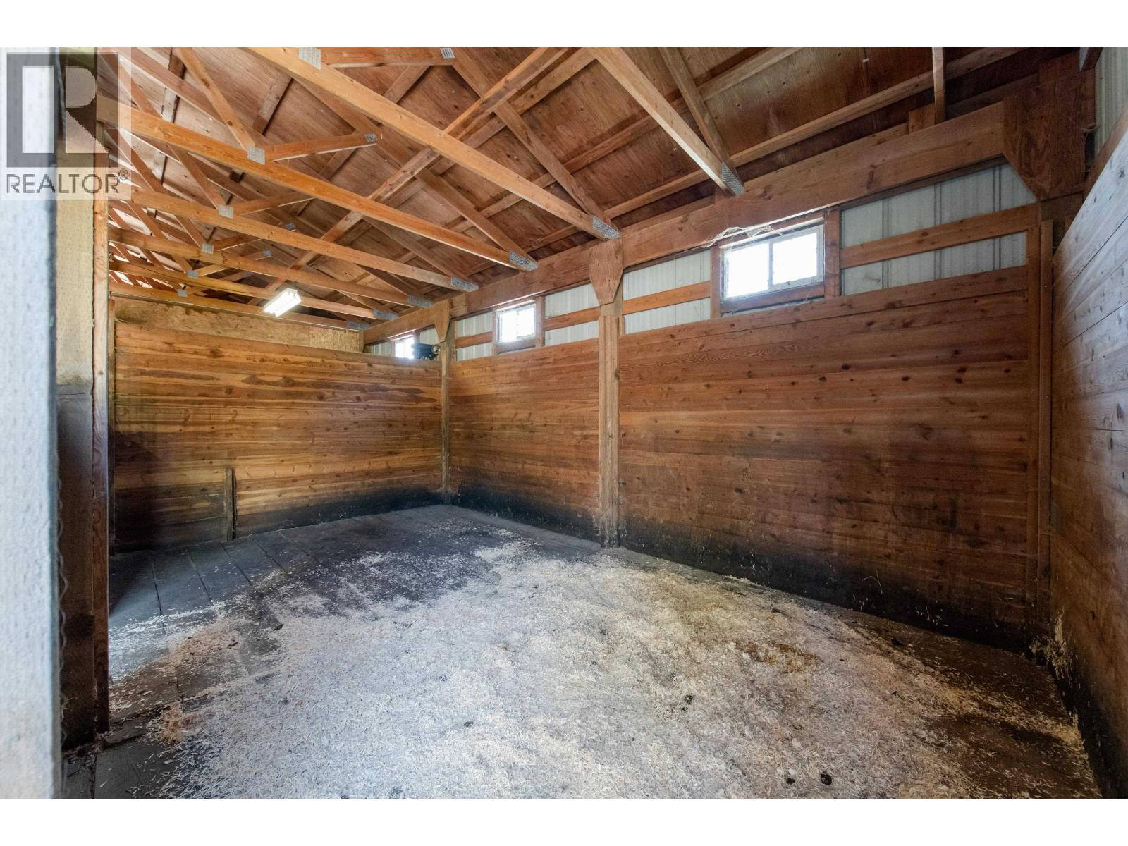 28555 104 Avenue Property Photo 33
