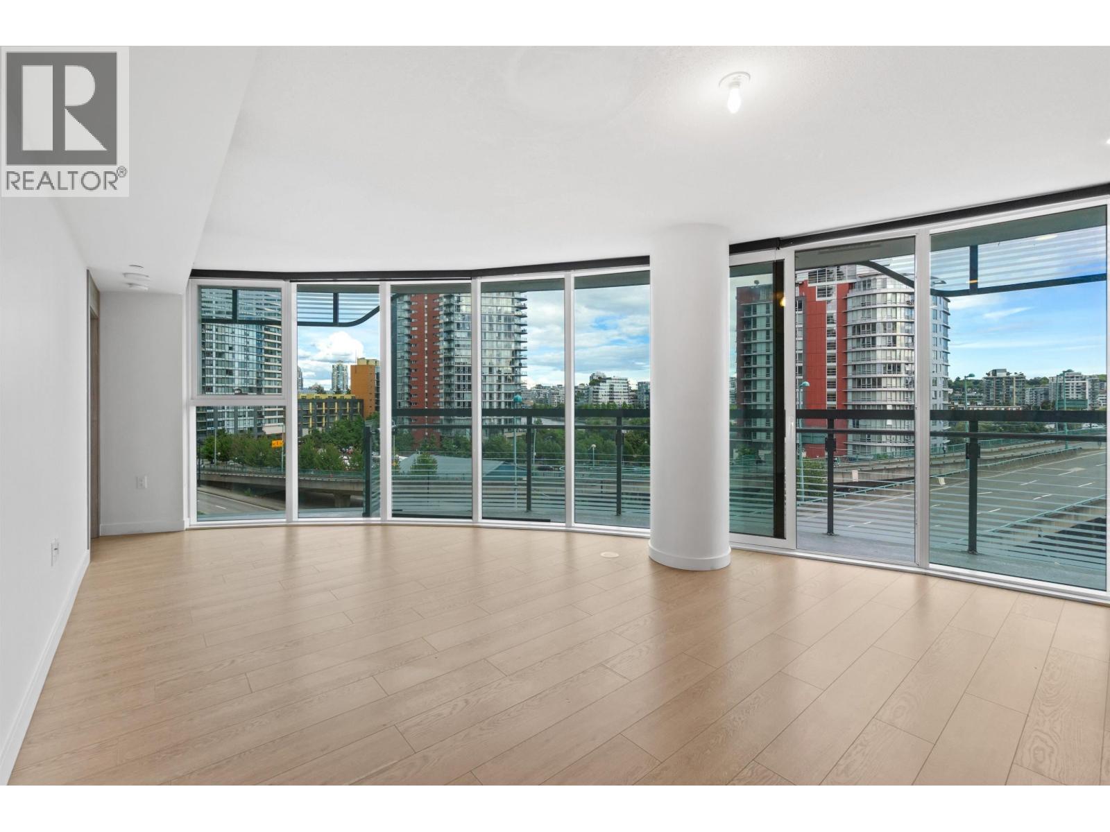 684 87 Nelson Street Property Photo 2