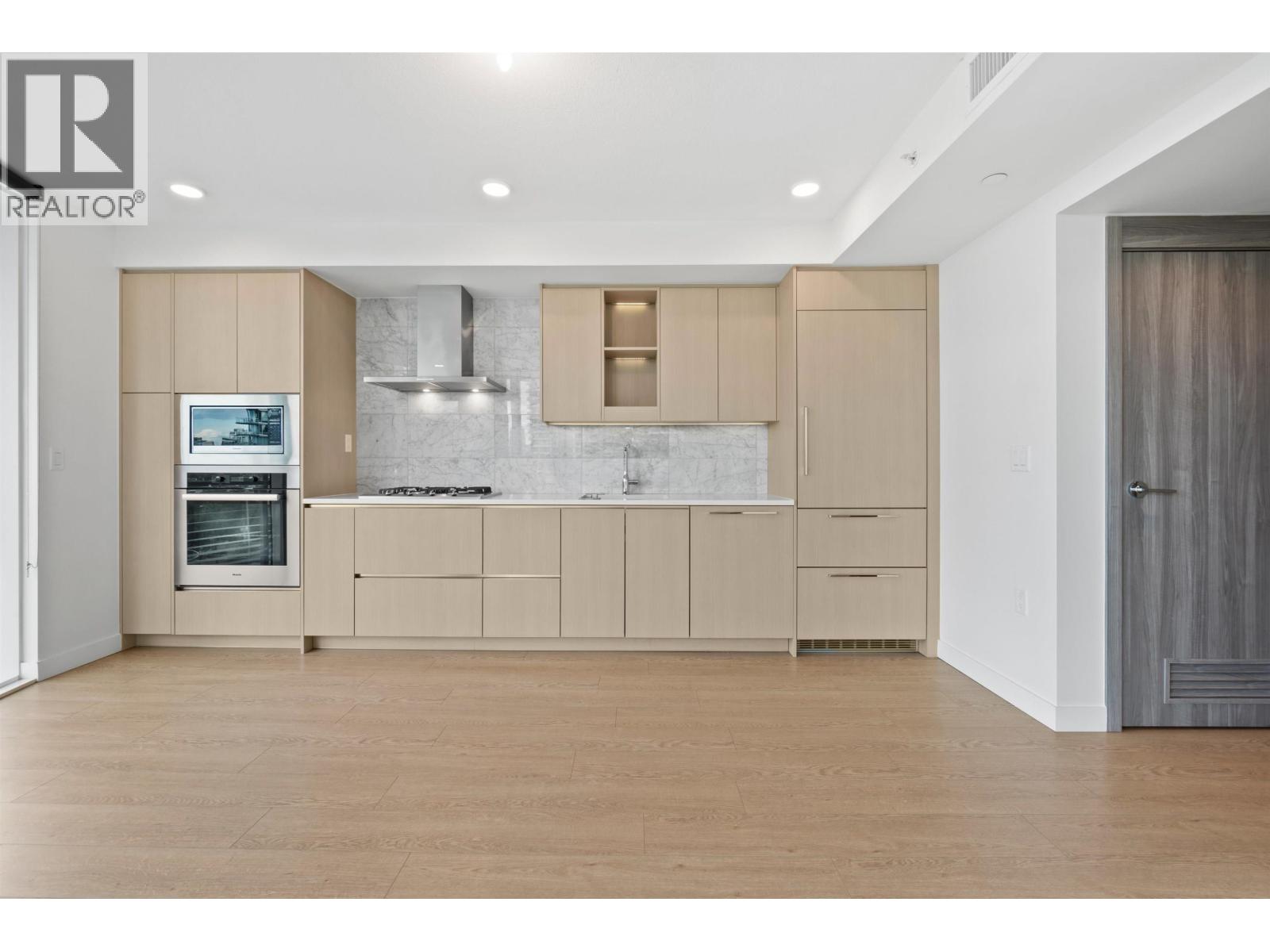 684 87 Nelson Street Property Photo 3