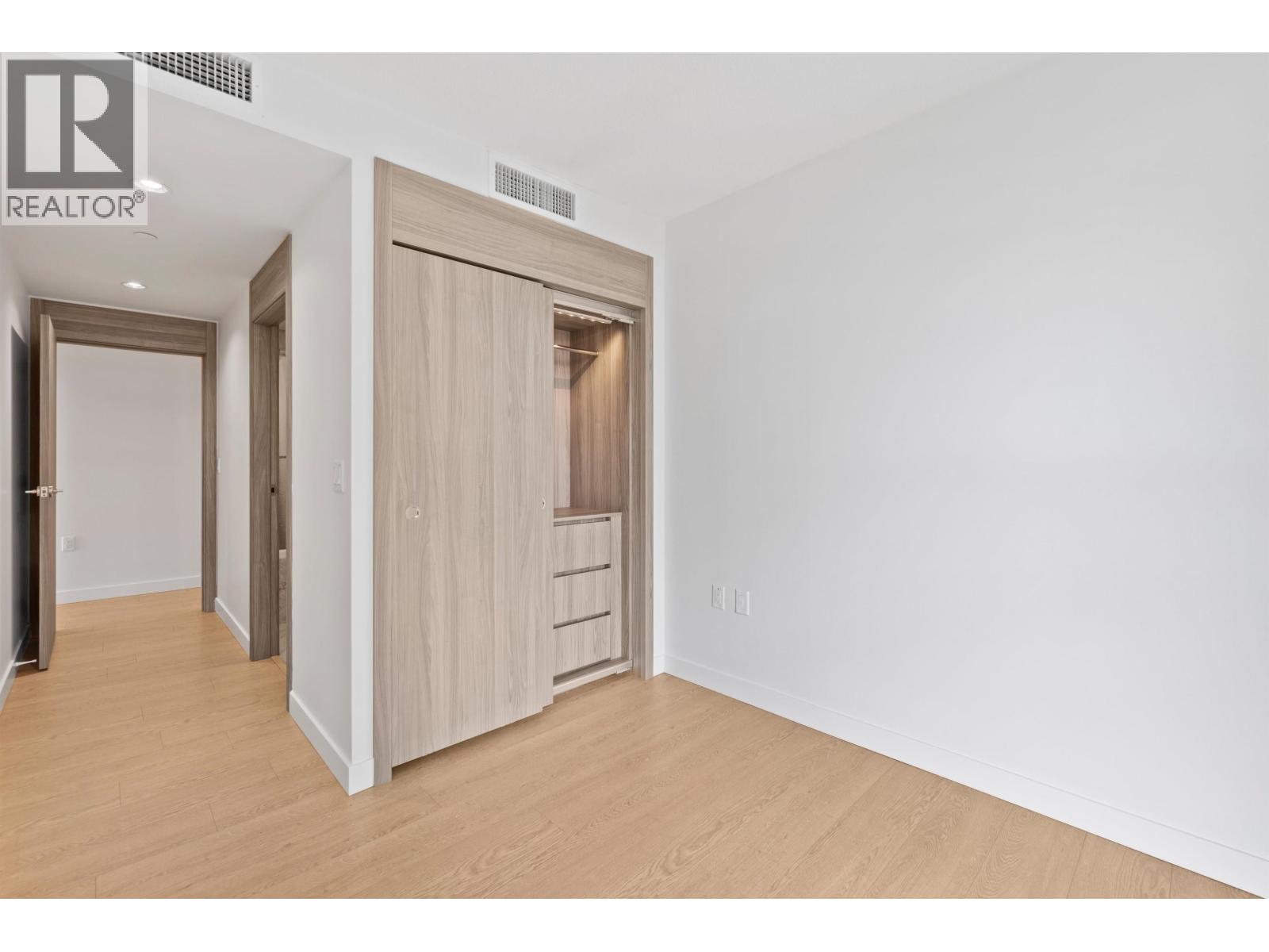 684 87 Nelson Street Property Photo 11